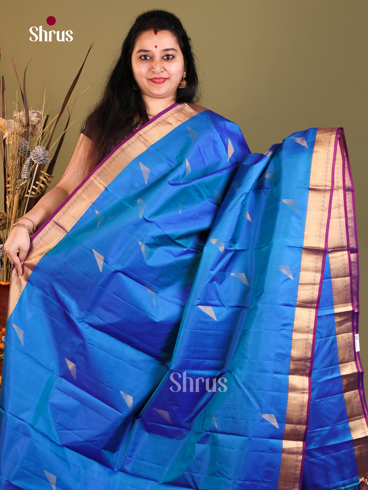 blue and shiny purple Kanchipuram Butta design Saree -1