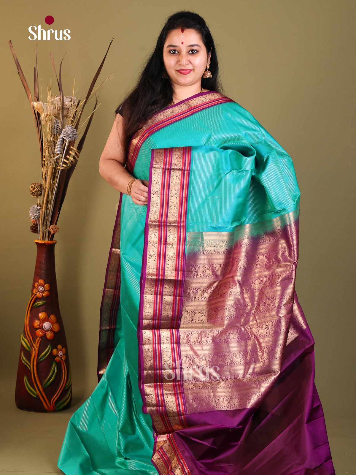 blue and purple Kanchipuram Korvai Vairaoosi Saree