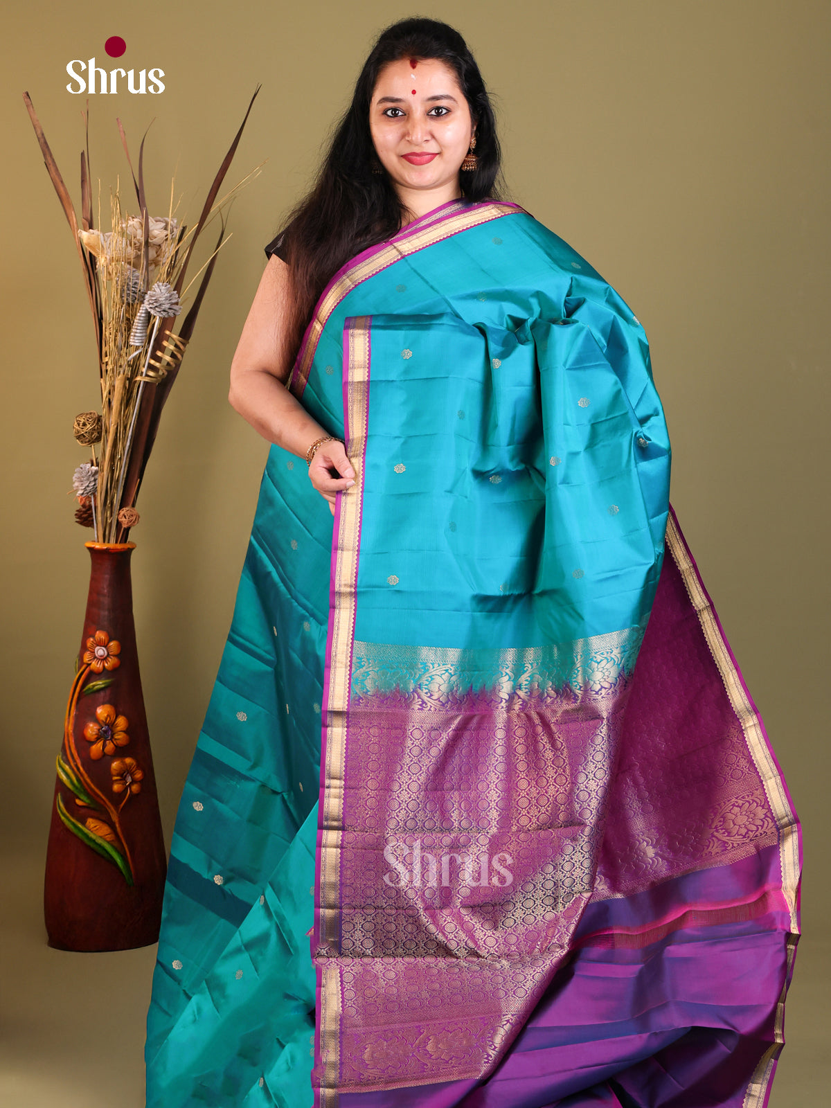 Shiny Blue and purple Kanchipuram Butta design Saree