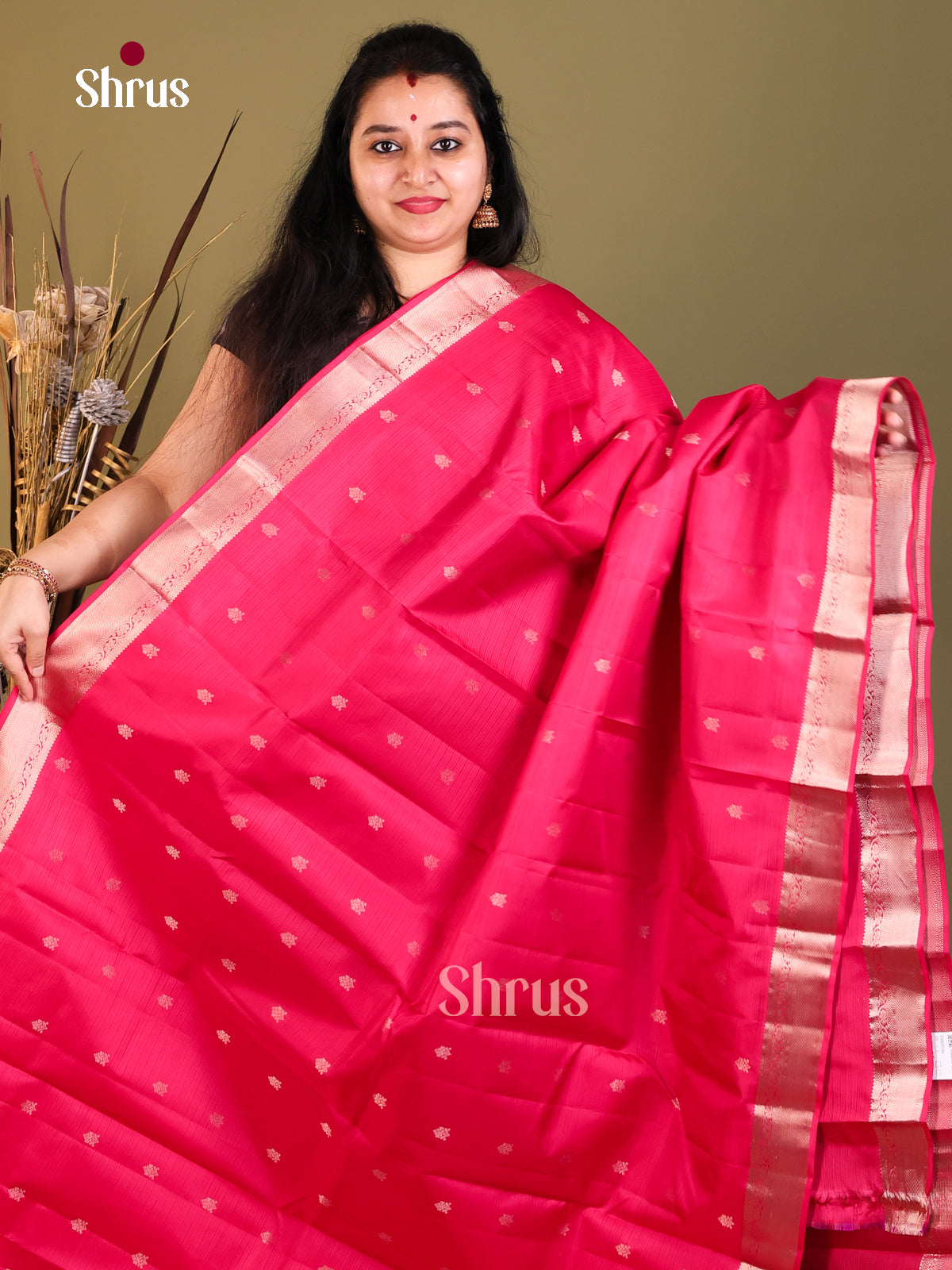 eleagant red Kanchipuram Butta design Saree -1