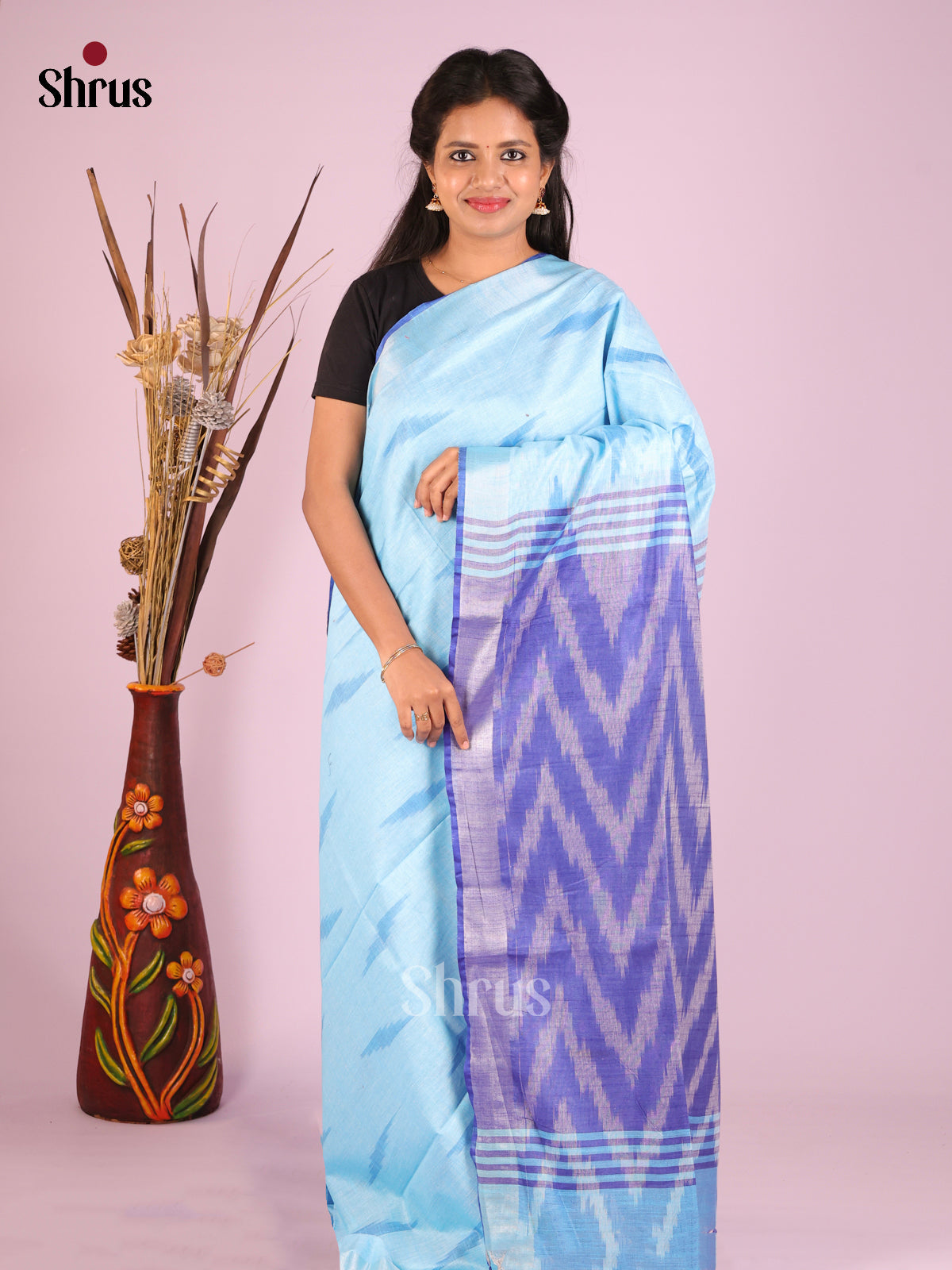 DIS05230 - Semi Ikkat Saree - Shop on Shrus.com