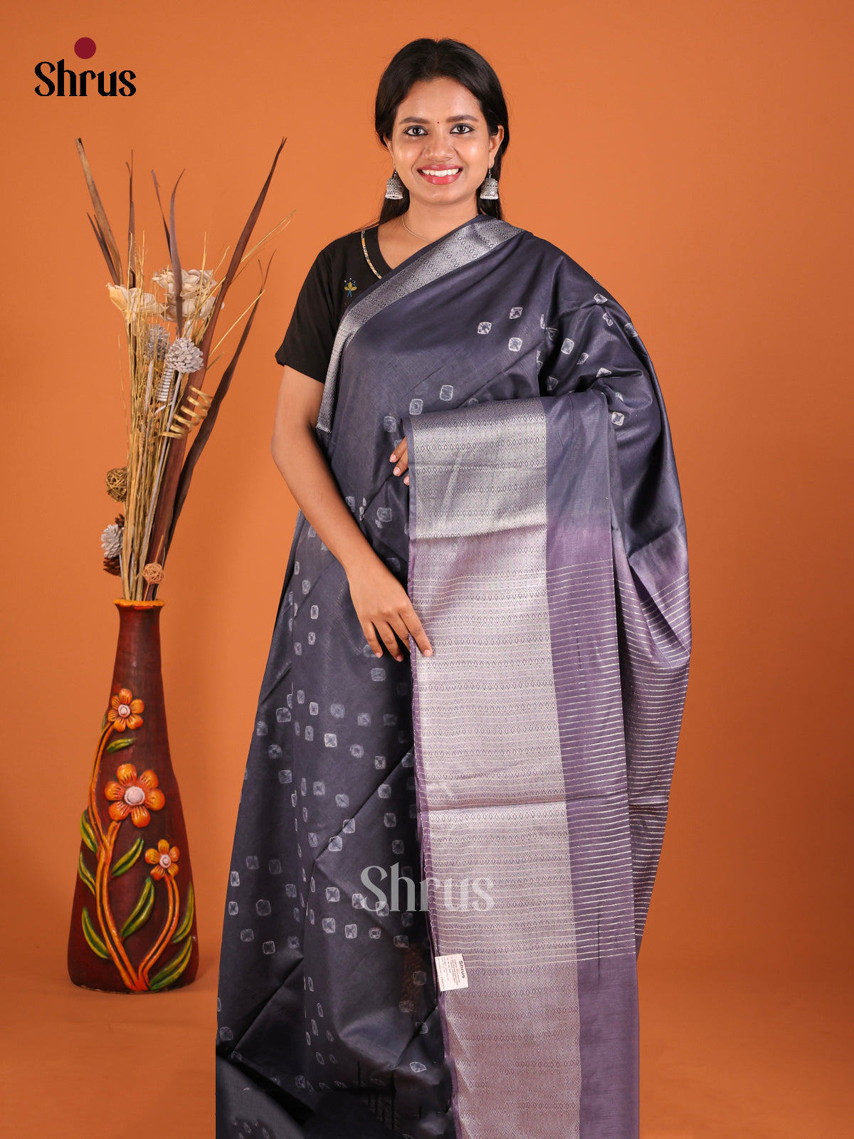 DIS05423 - Shibori Saree - Shop on Shrus.com