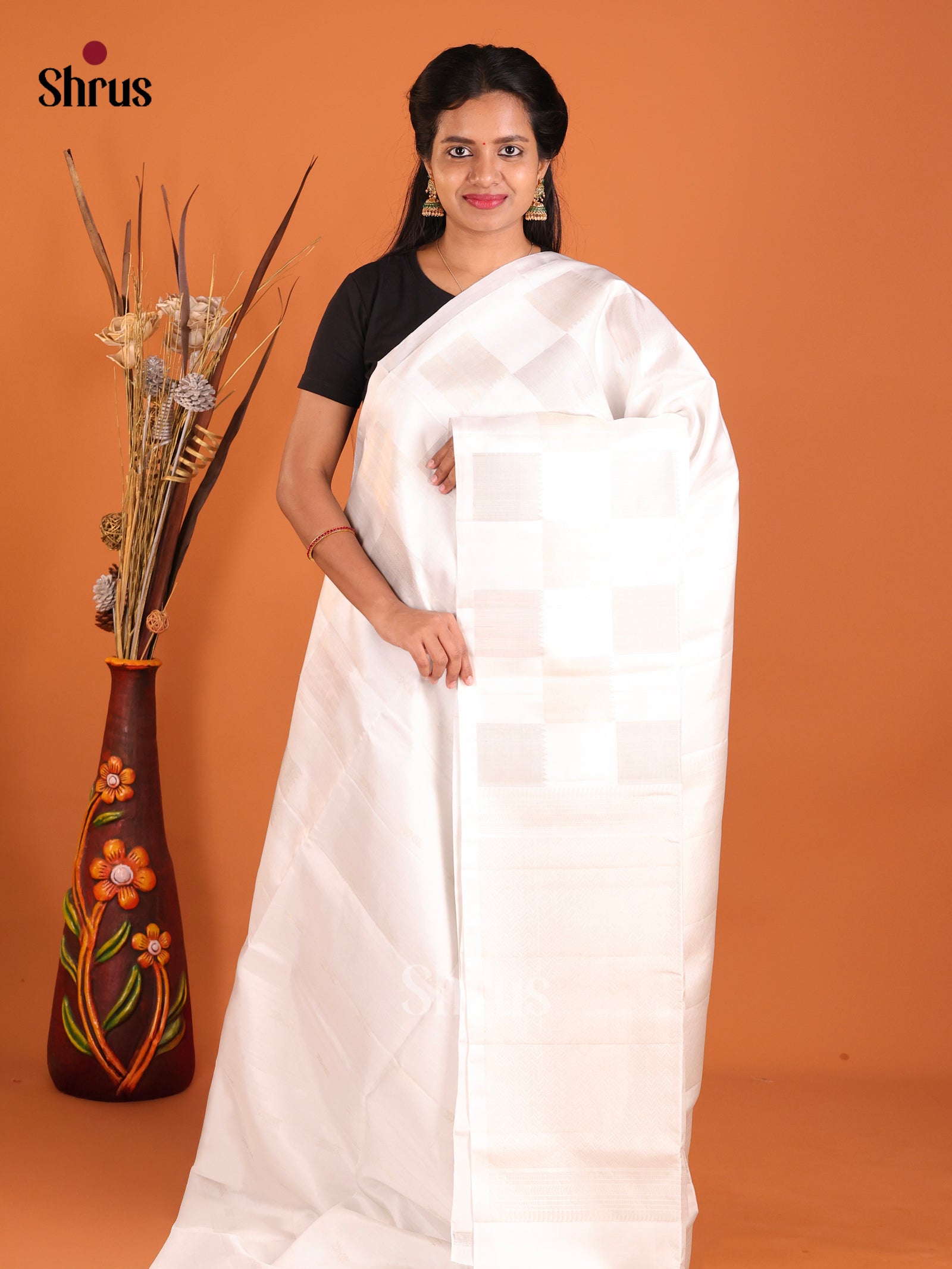 DIS06035 - Soft Silk (HR) Saree - Shop on Shrus.com