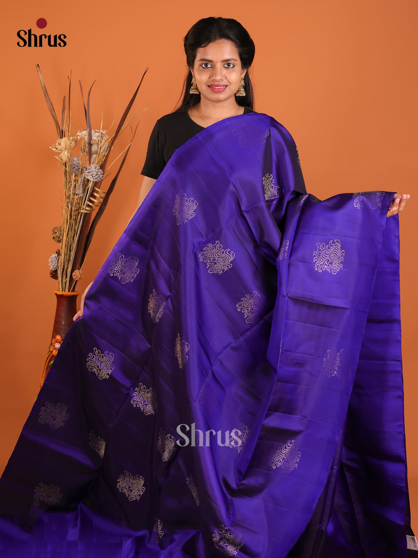 DIS06049 - Soft Silk (HR) Saree - Shop on Shrus.com