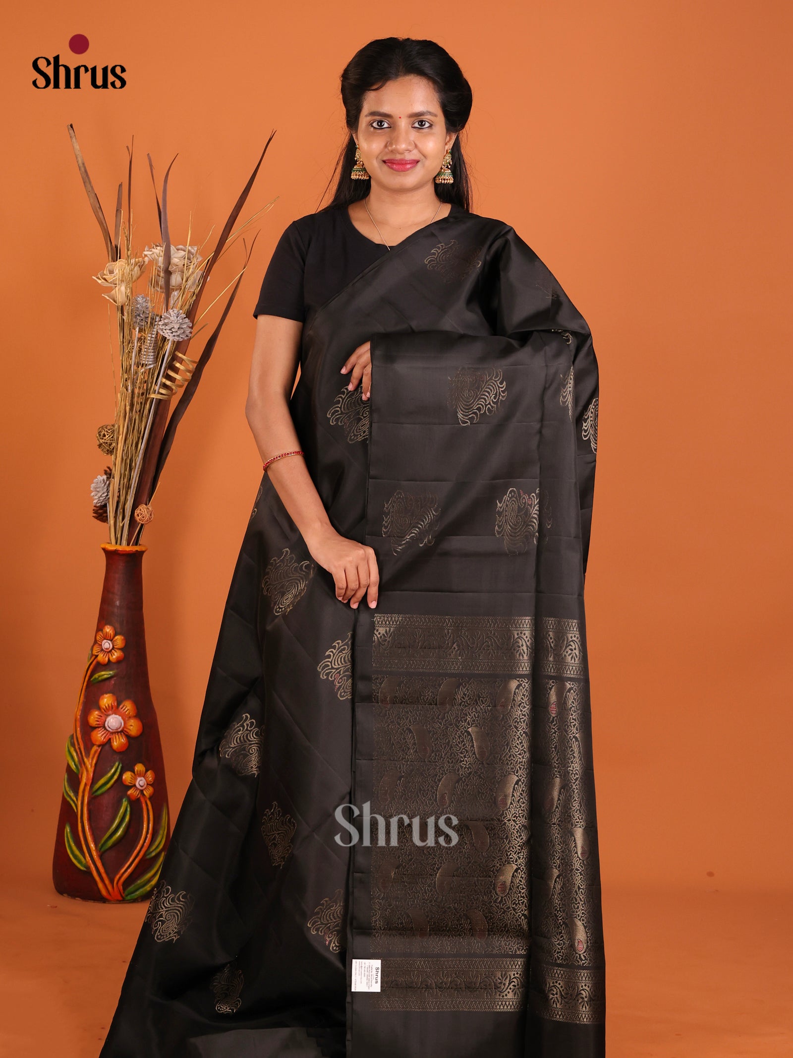 Mystique Black Borderless Soft Silk Saree With Peacock Motifs & Brocade Pallu