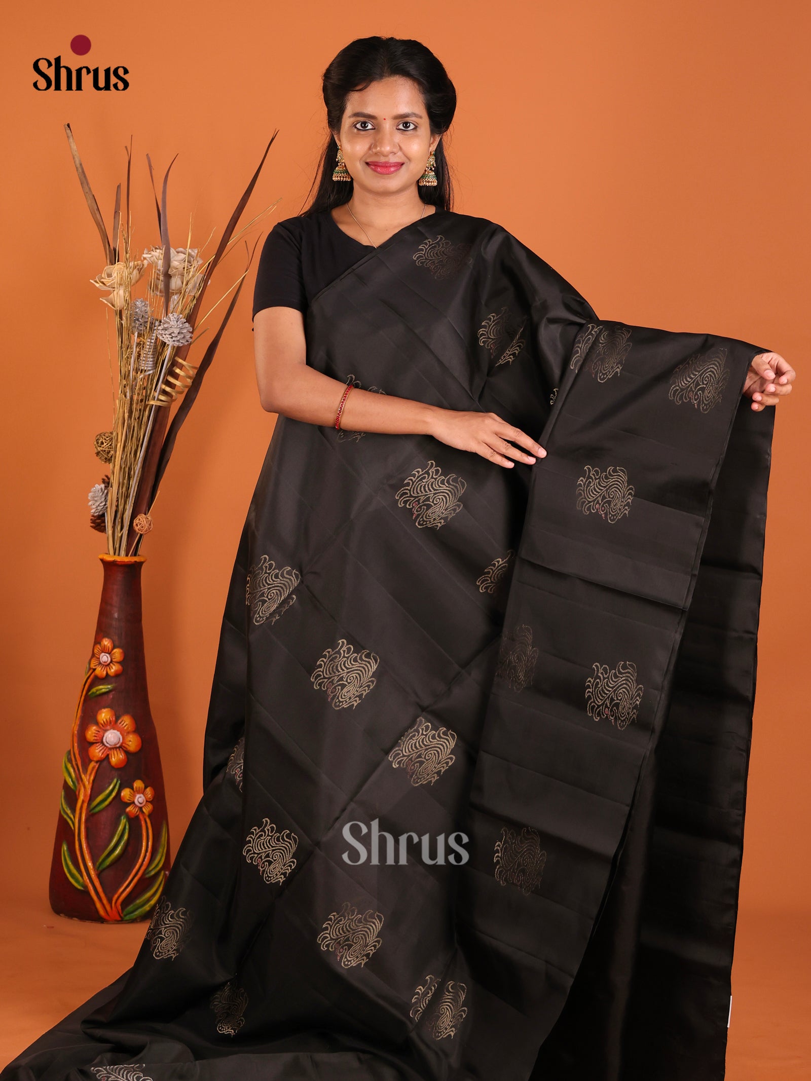 Mystique Black Borderless Soft Silk Saree With Peacock Motifs & Brocade Pallu 1