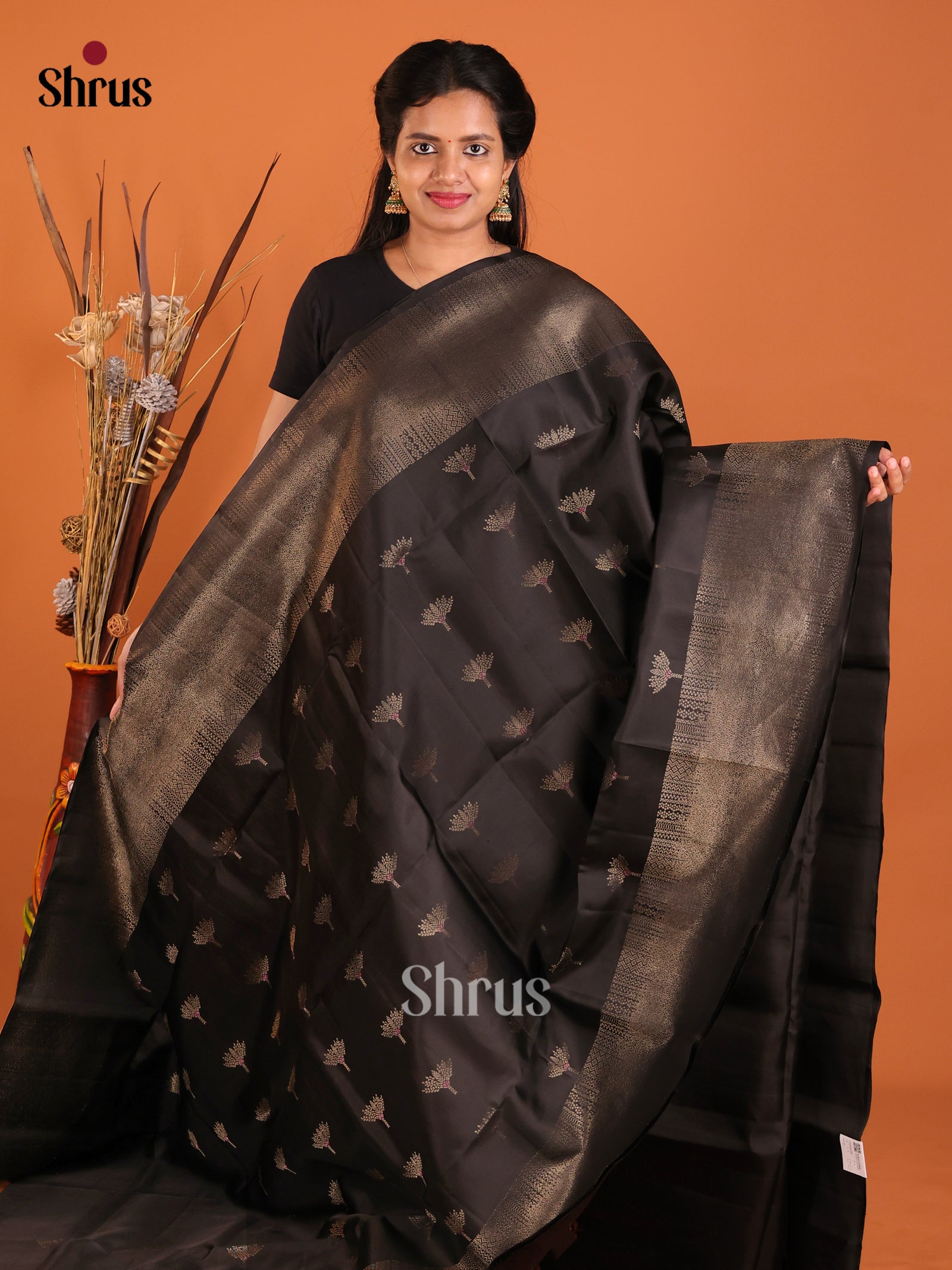Timeless Black Soft Silk Saree With Floral Motifs & Zari Brocade Border 1