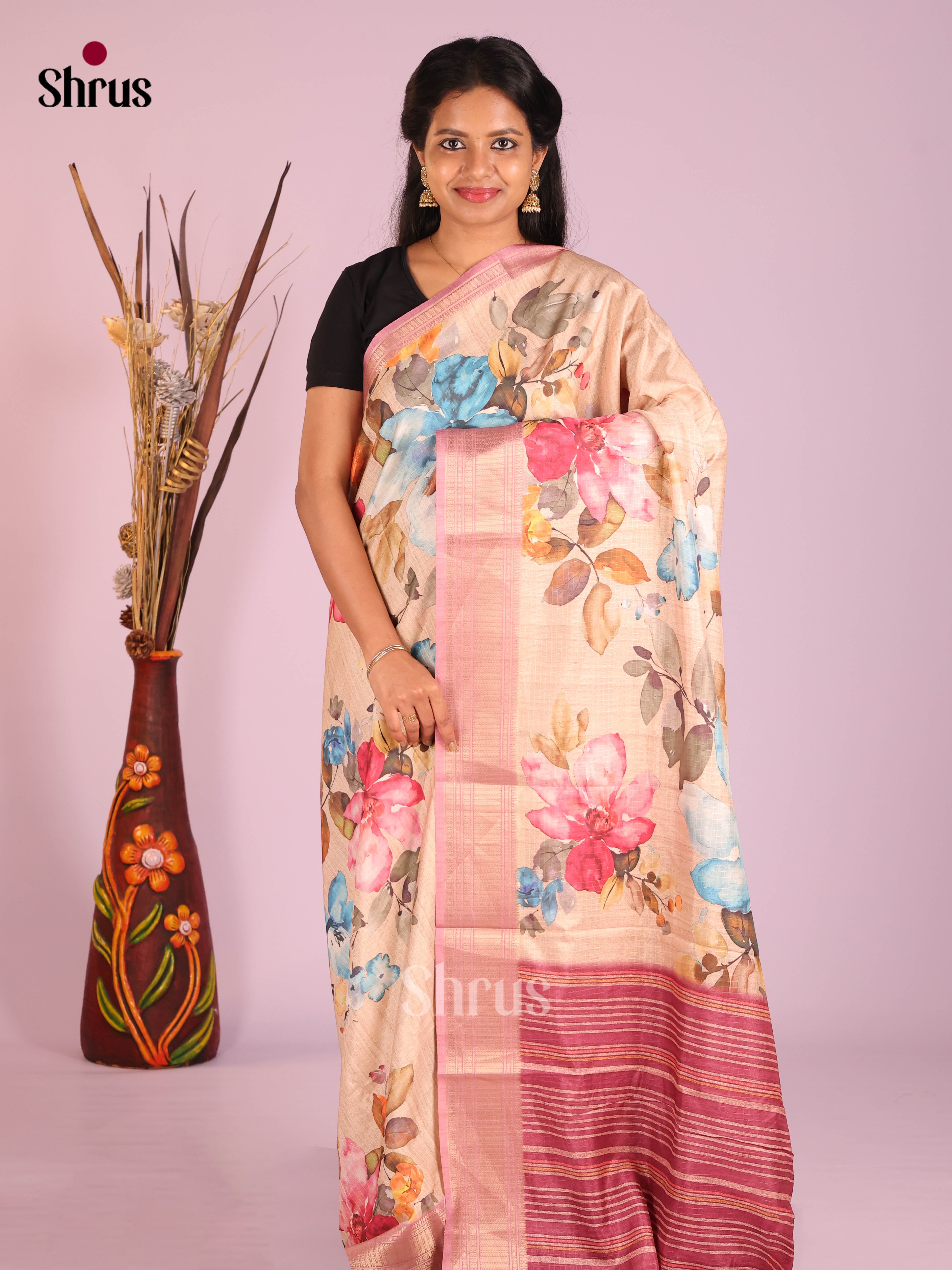DIS09345 - Semi Dola silk Saree