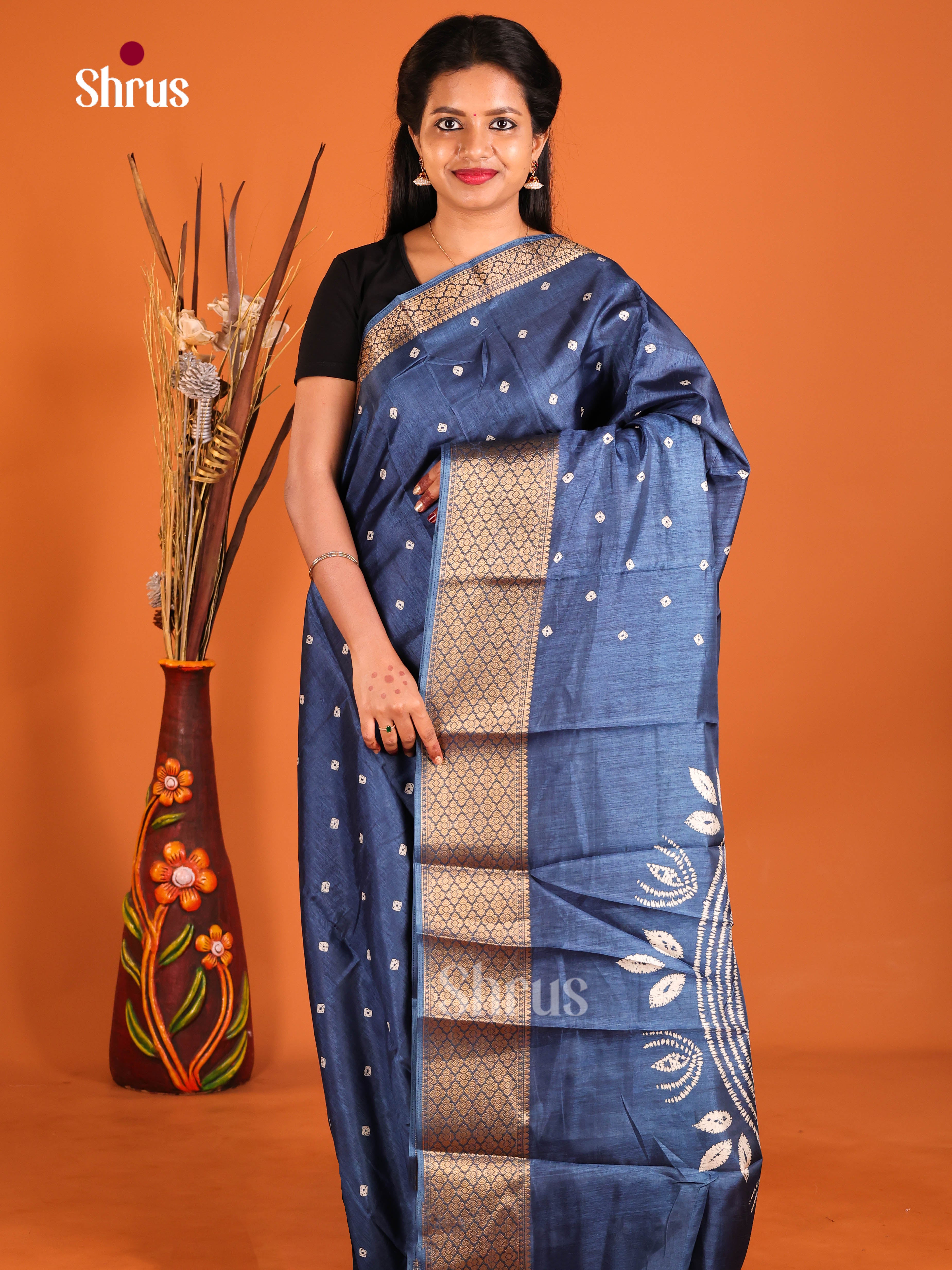 DIS10264 - Semi Crepe Saree - Shop on Shrus.com