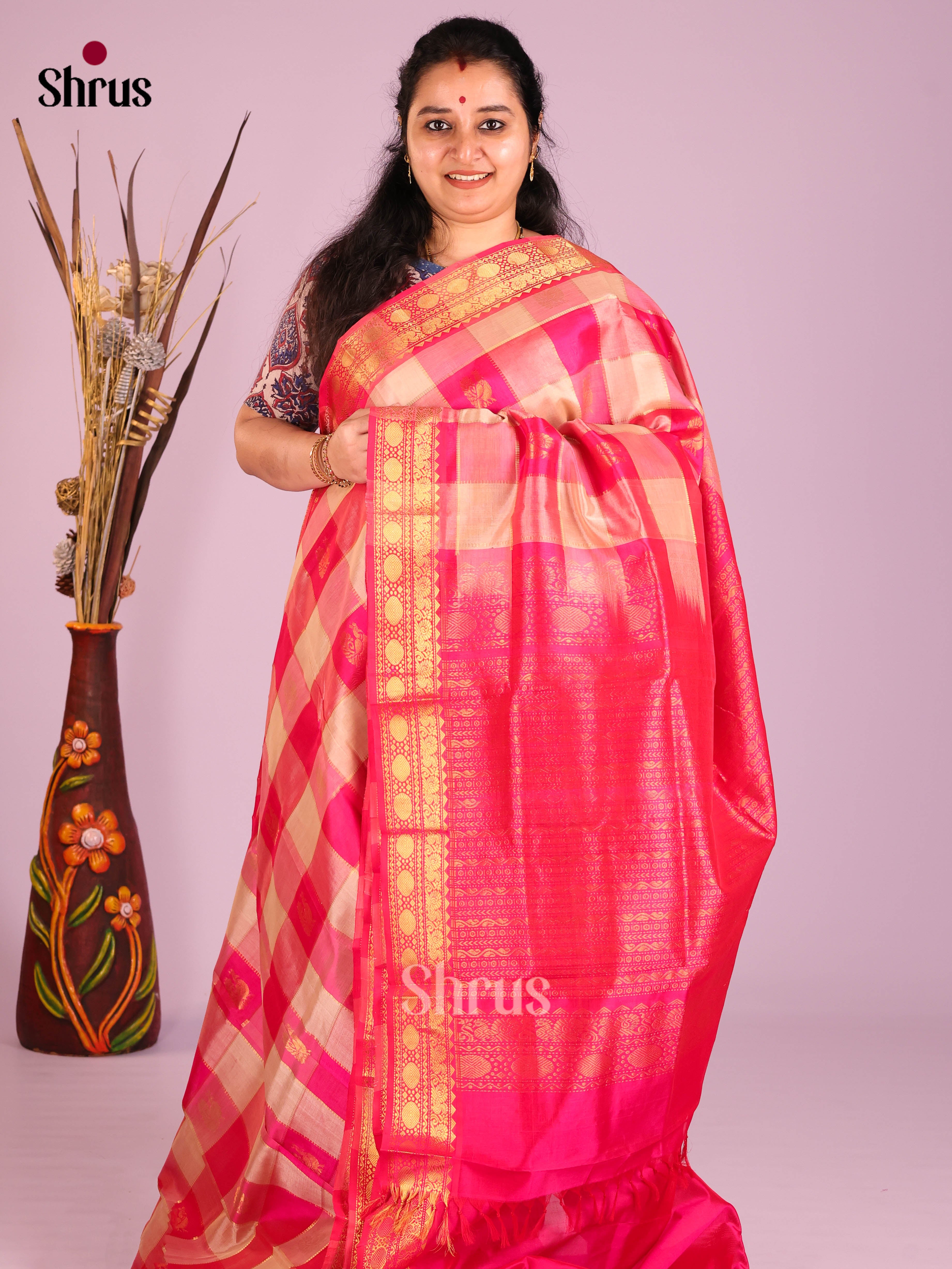 Elegant Cream & Pink Checked Silk Cotton Saree With Zari Border & Pallu