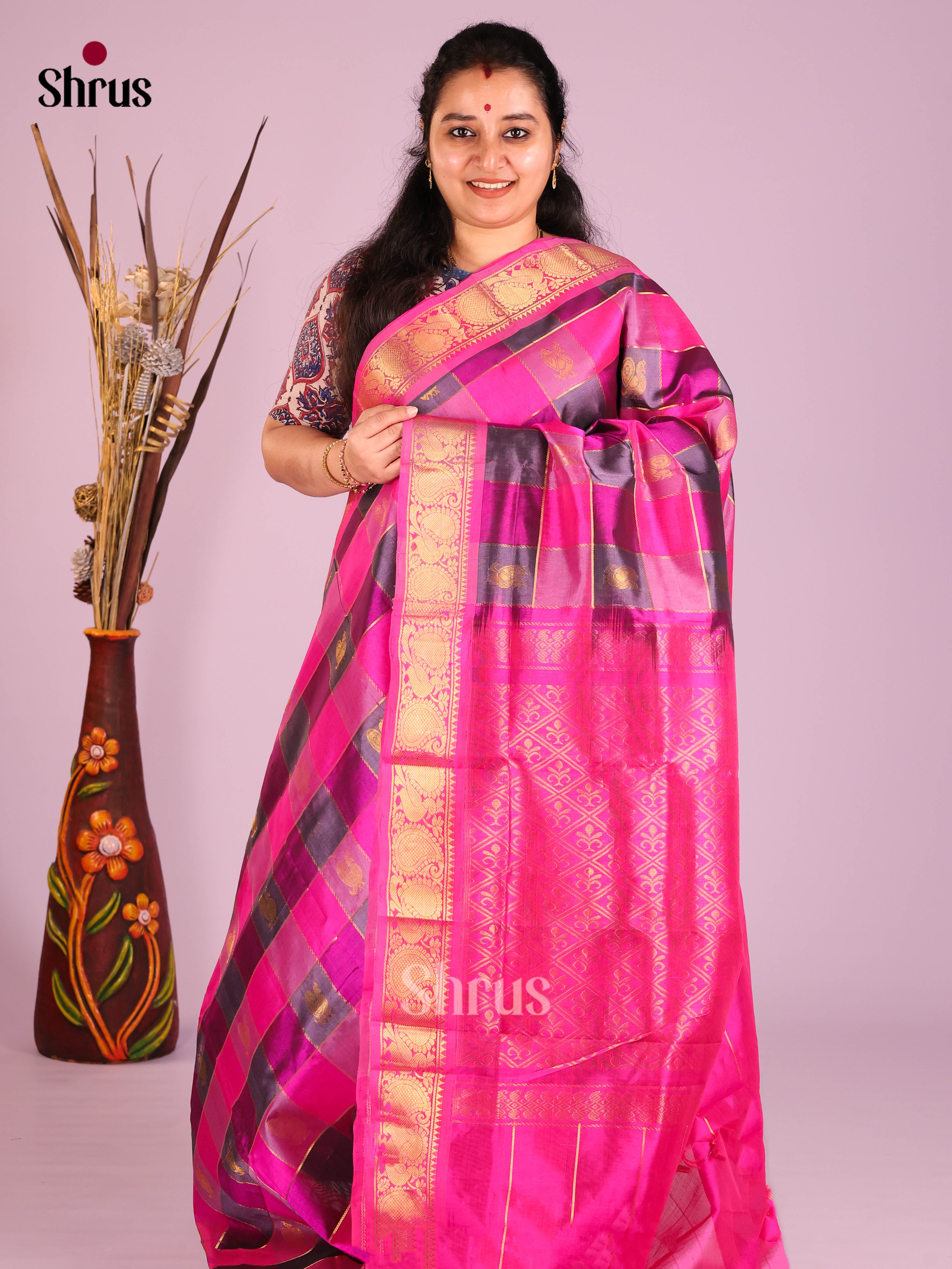 DIS10607 - NON KORVAI MEDIUM BORDER-Checks Saree - Shop on Shrus.com