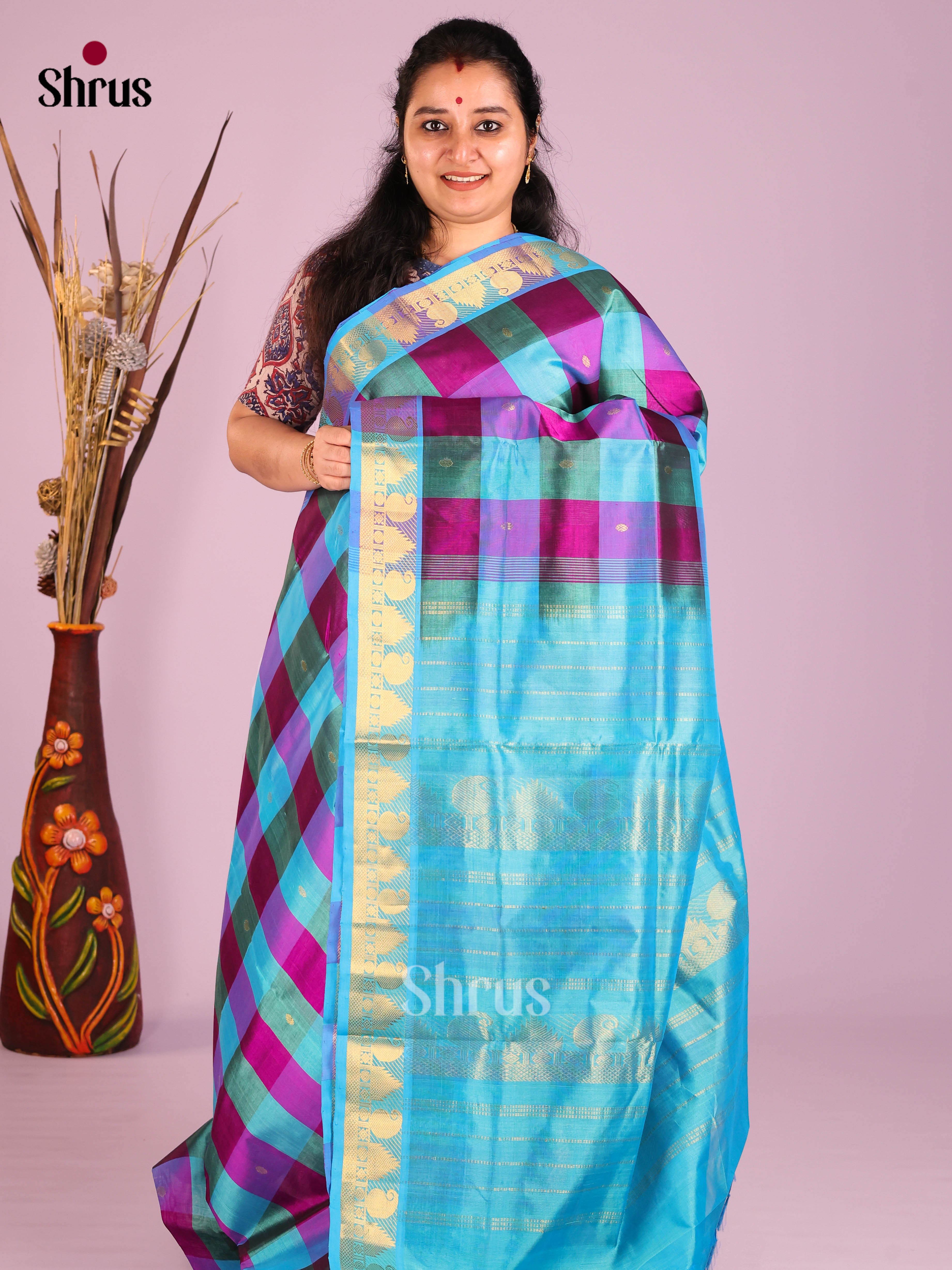 Chic Blue & Purple Checked Silk Cotton Saree With Zari Border & Pallu