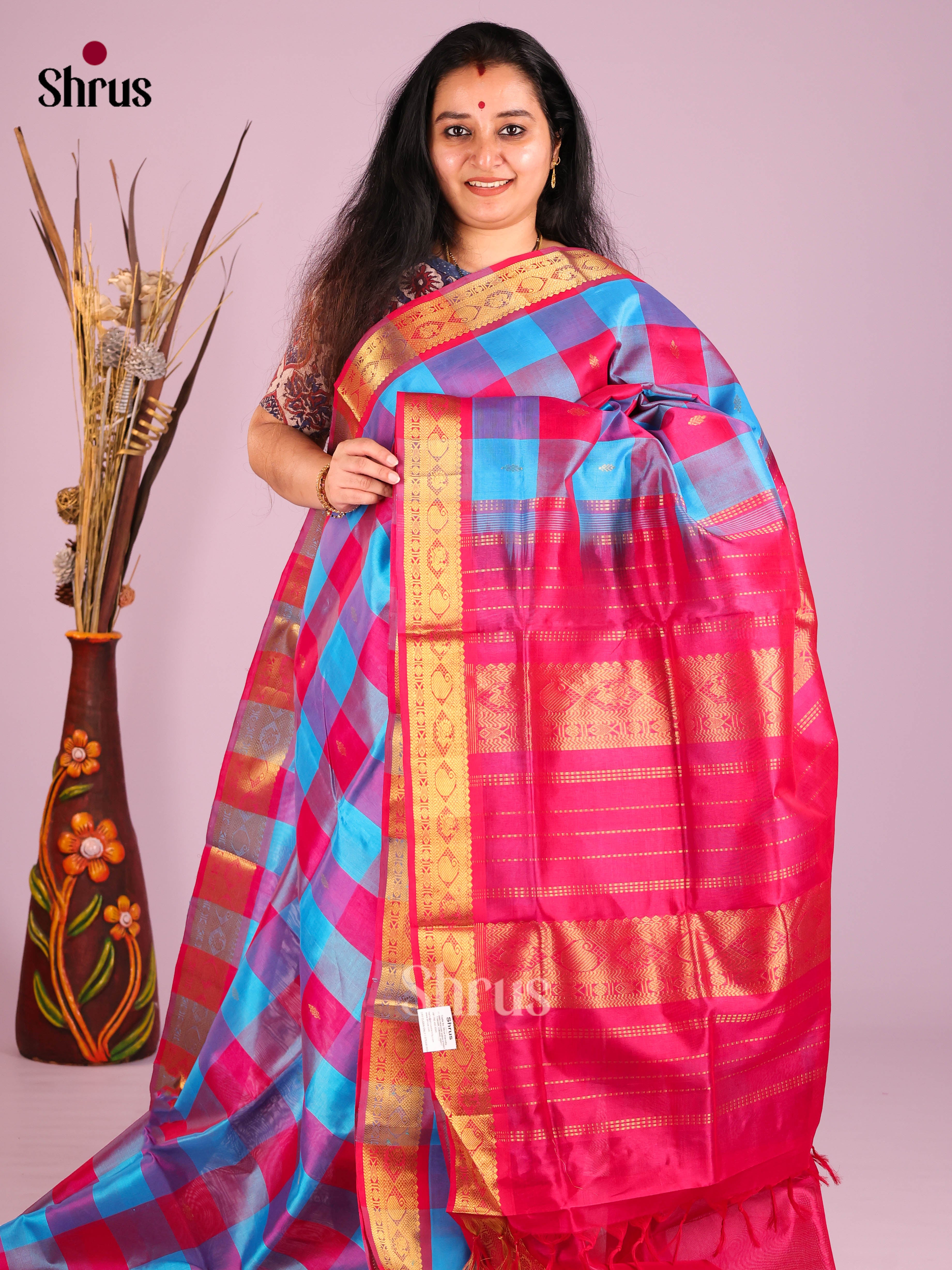 DIS10620 - NON KORVAI MEDIUM BORDER-Checks Saree - Shop on Shrus.com