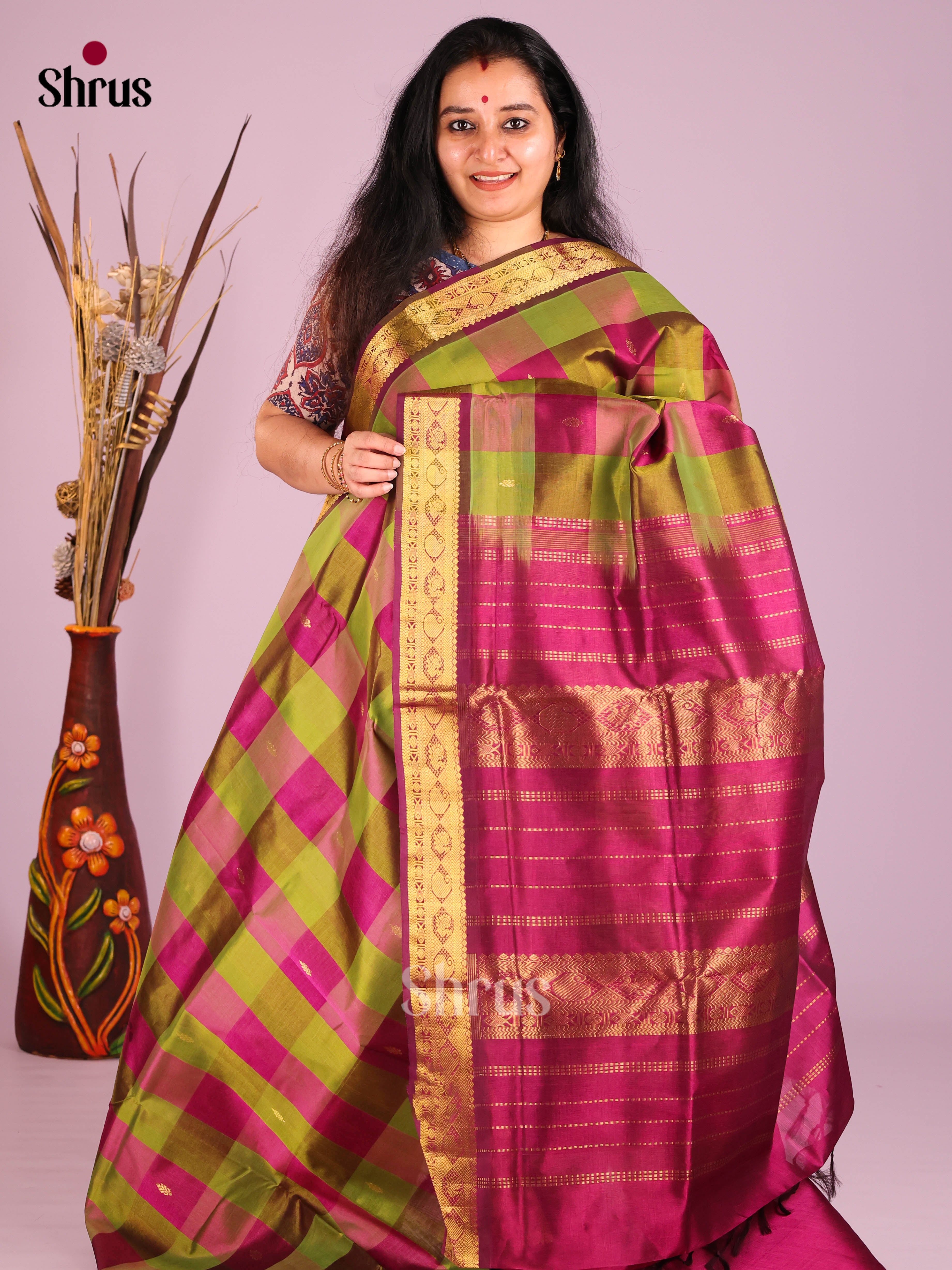 Graceful Green & Purple Checked Silk Cotton Saree With Zari Border & Pallu