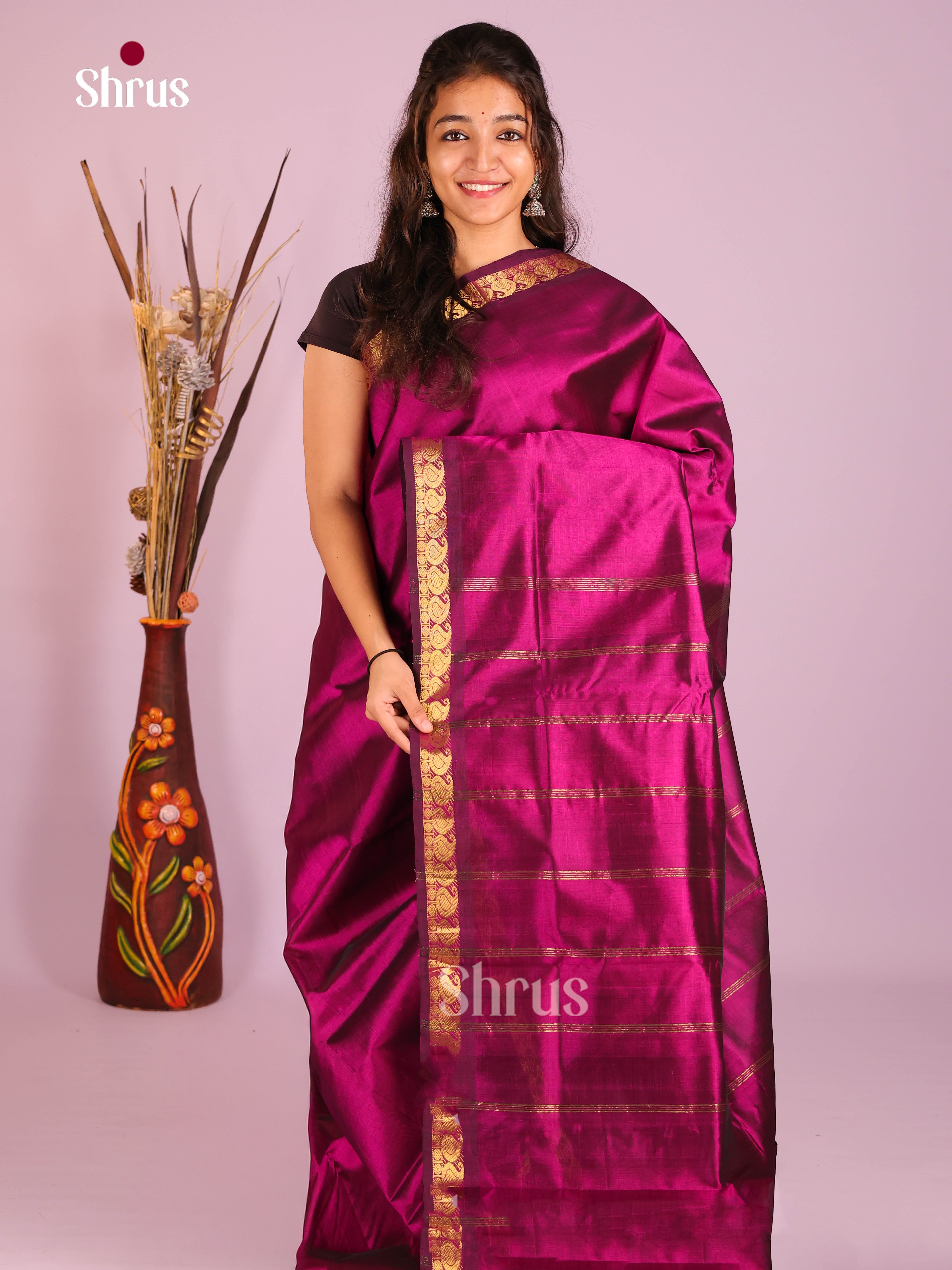 Exquisite Purple Silk Cotton Saree with Plain Body & Zari Border