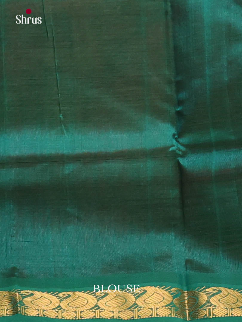 Pretty Red Silk Cotton Saree with Plain Body & Green Zari Border 1