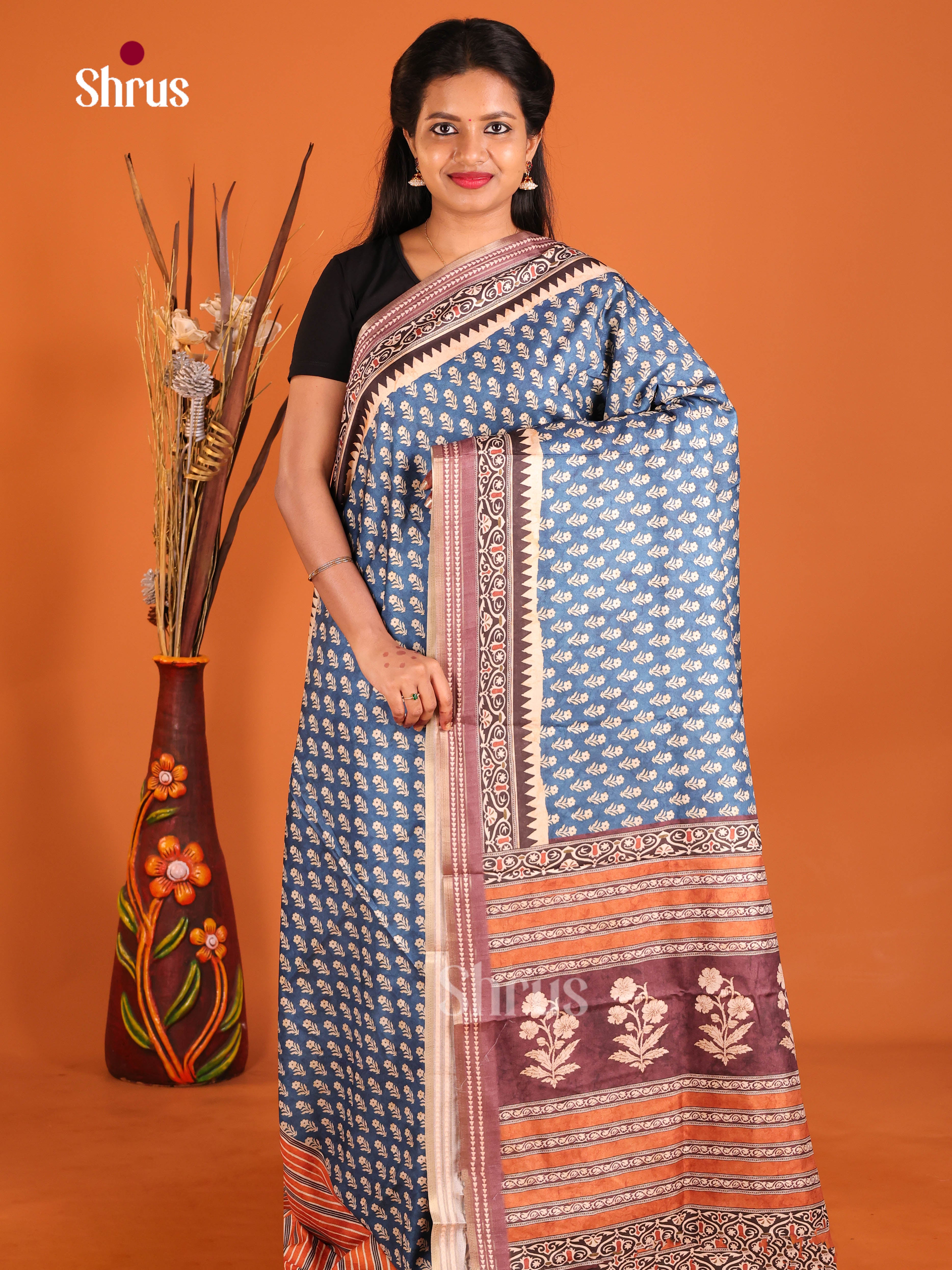 elegant Indigo Pochampally Saree In Silk Cotton With Maroon Printed Pallu