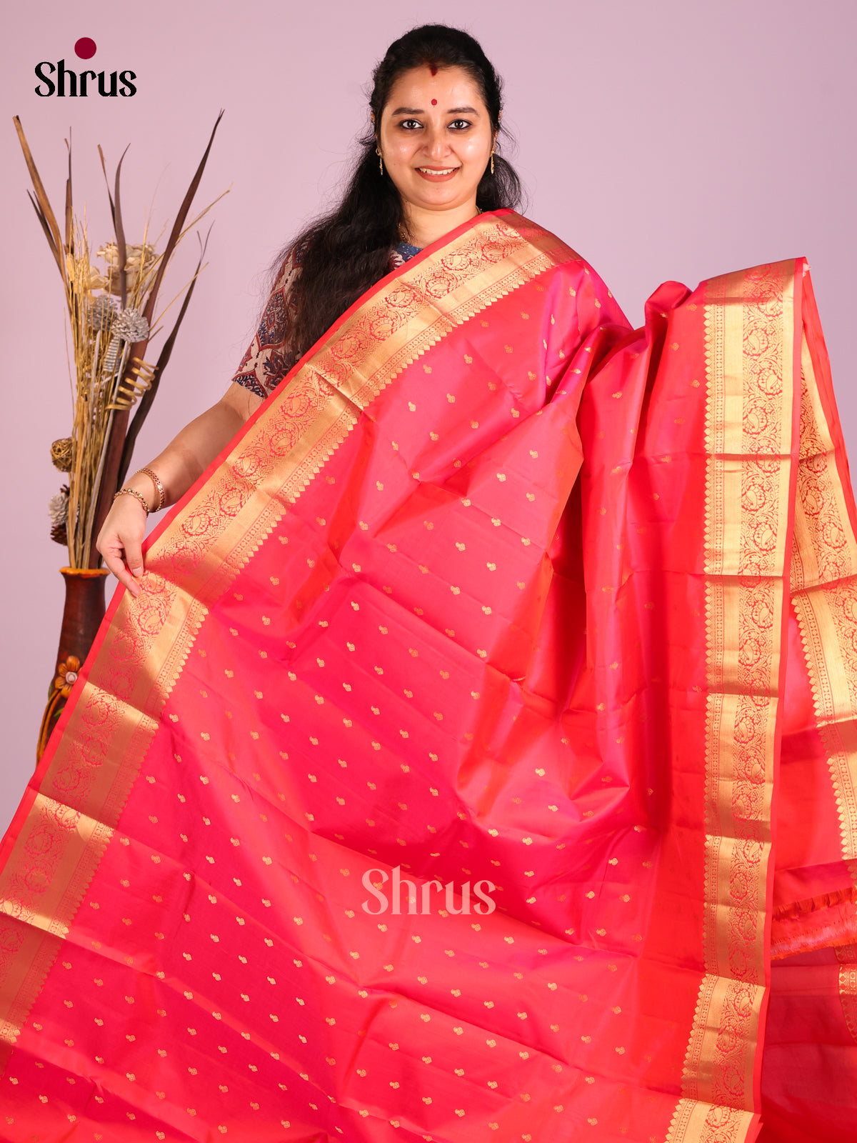 Pretty Orangish Pink Kanjivaram Saree with Small Buttas & zari border 1