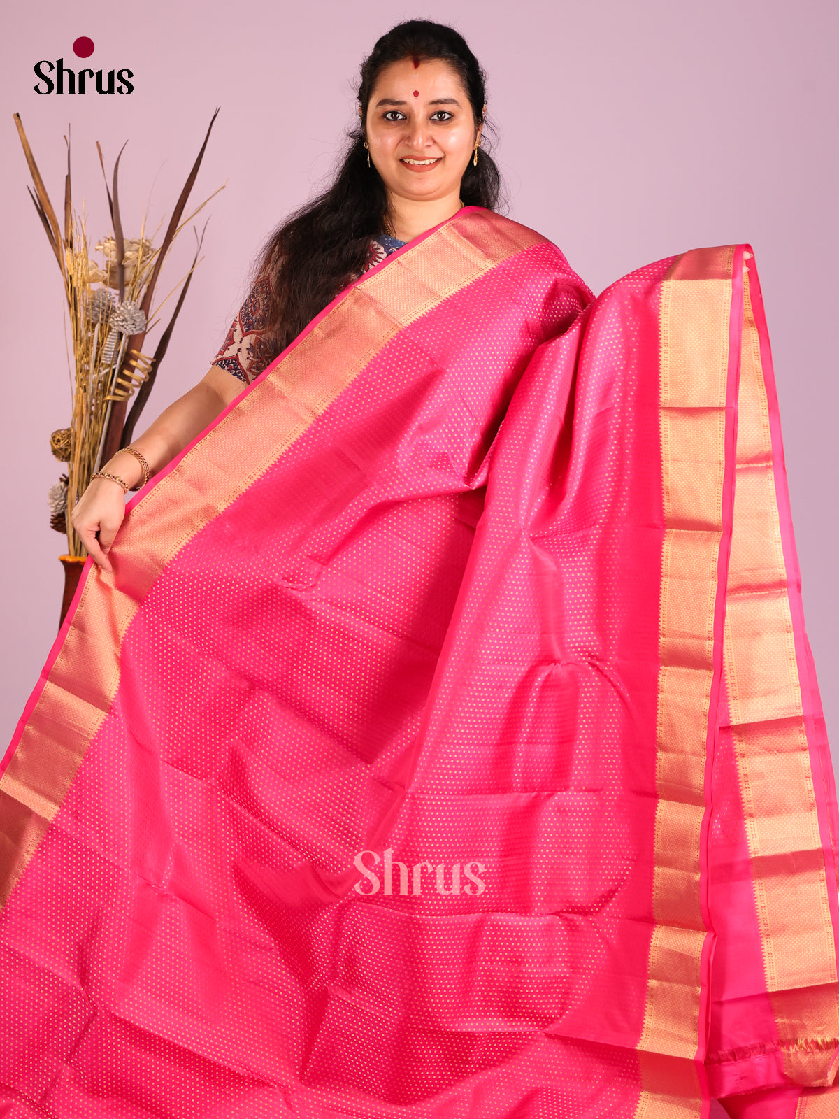 Shimmering Pink Kanjivaram Saree with Intricate Buttas & kaddi zari border 1