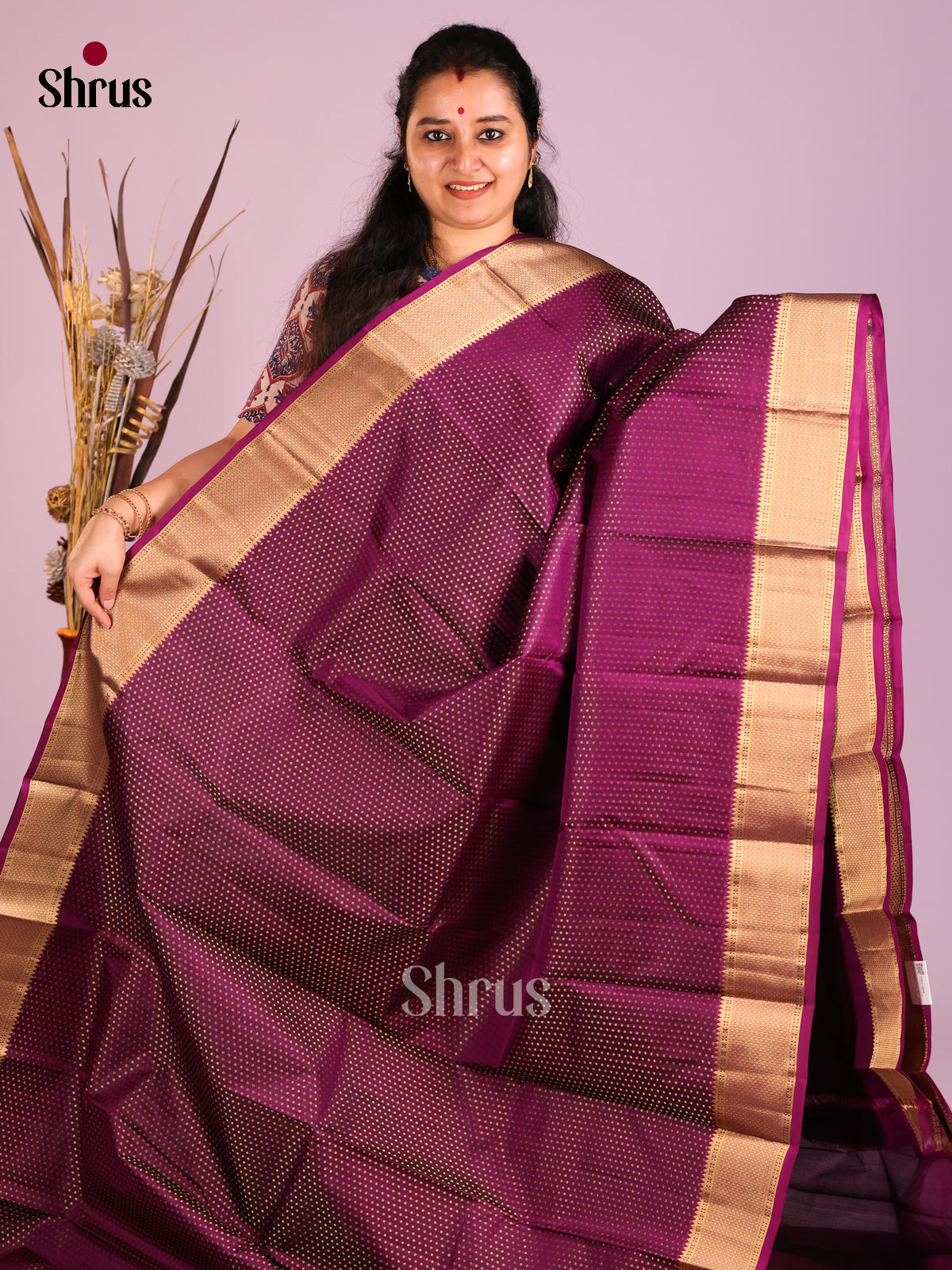 Purple Kanchipuram Butta design Saree with rich traditional zari border - Shop on Shrus.com