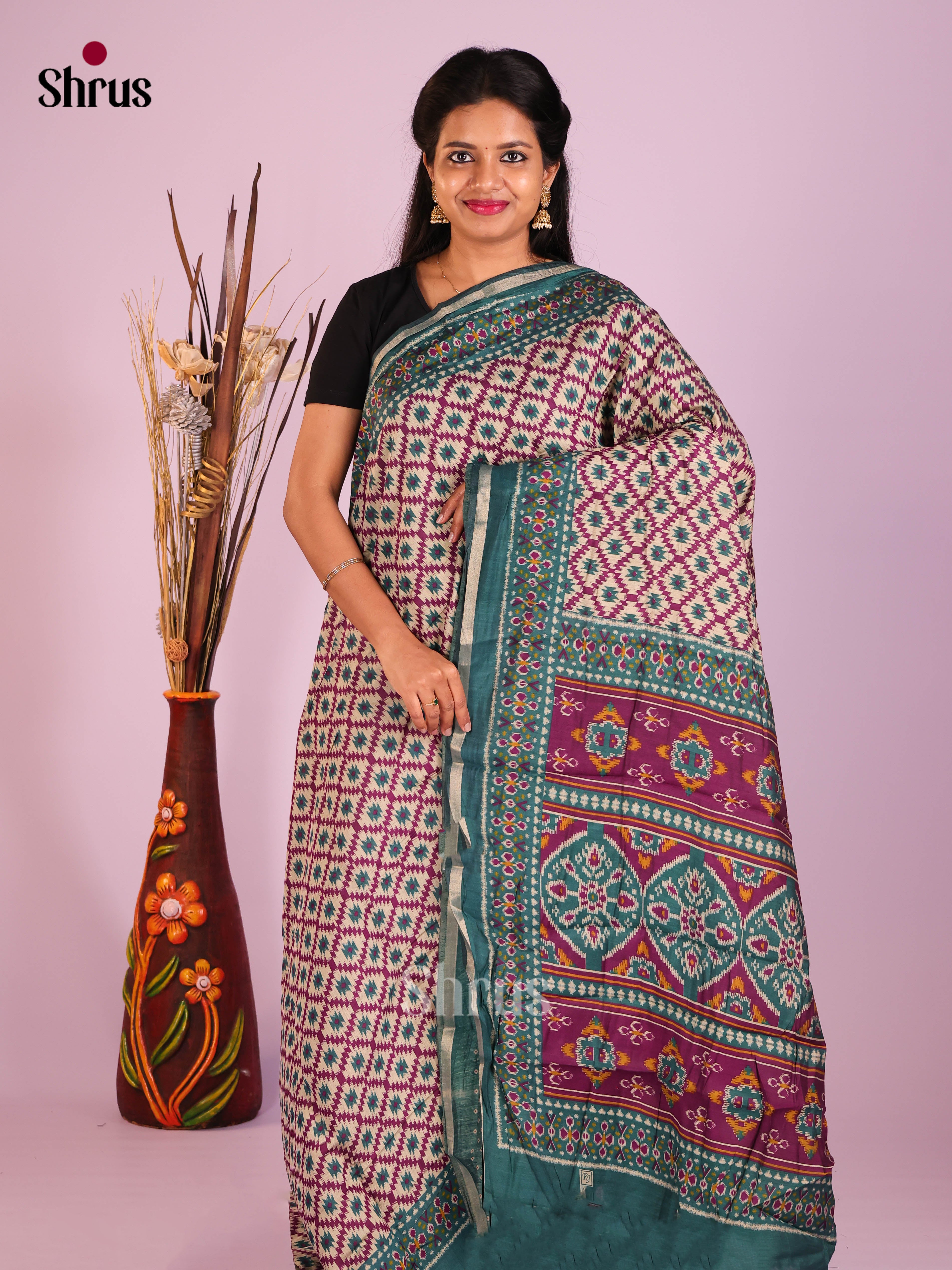 Cream & Green - Art Modal Saree