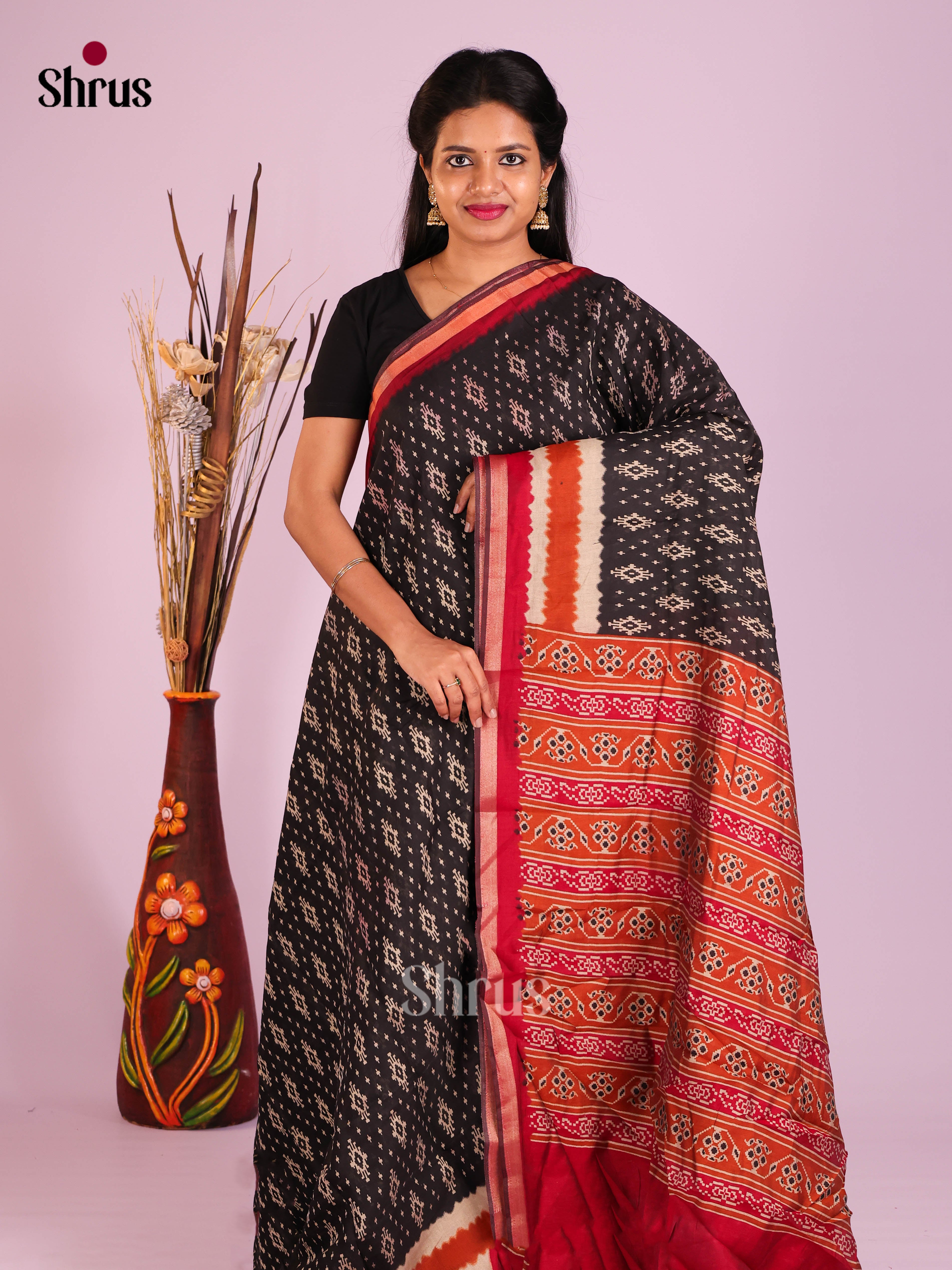 Black & Red - Art Modal Saree