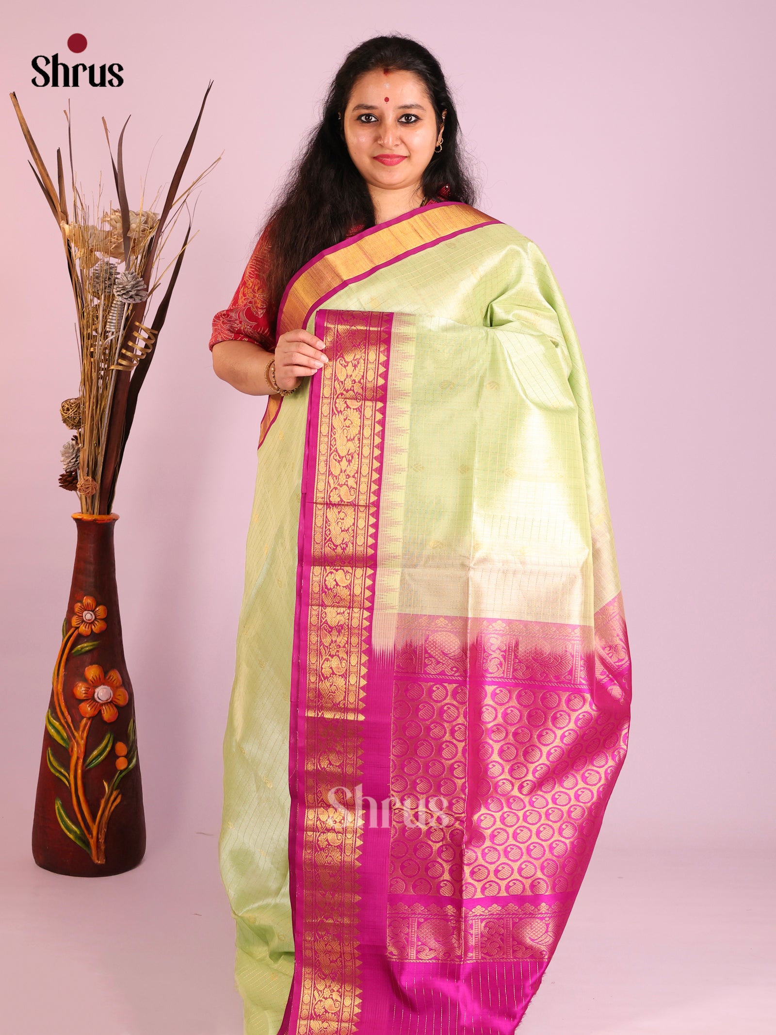 DIS13897 - Korvai-kattams Saree