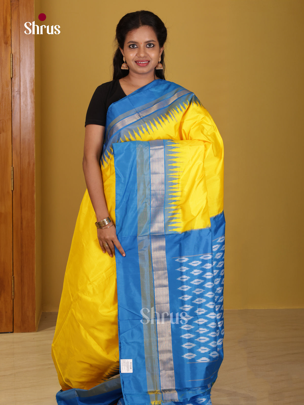 DIS16146 - Ikkat Silk Saree - Shop on Shrus.com