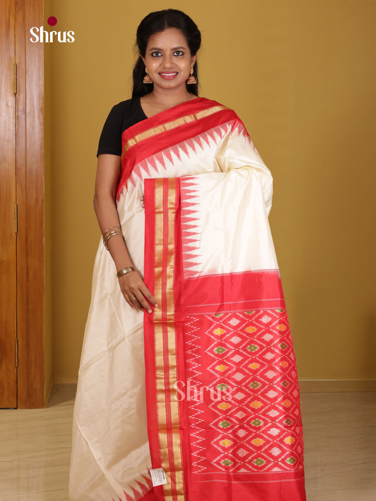 DIS16165 - Ikkat Silk Saree - Shop on Shrus.com