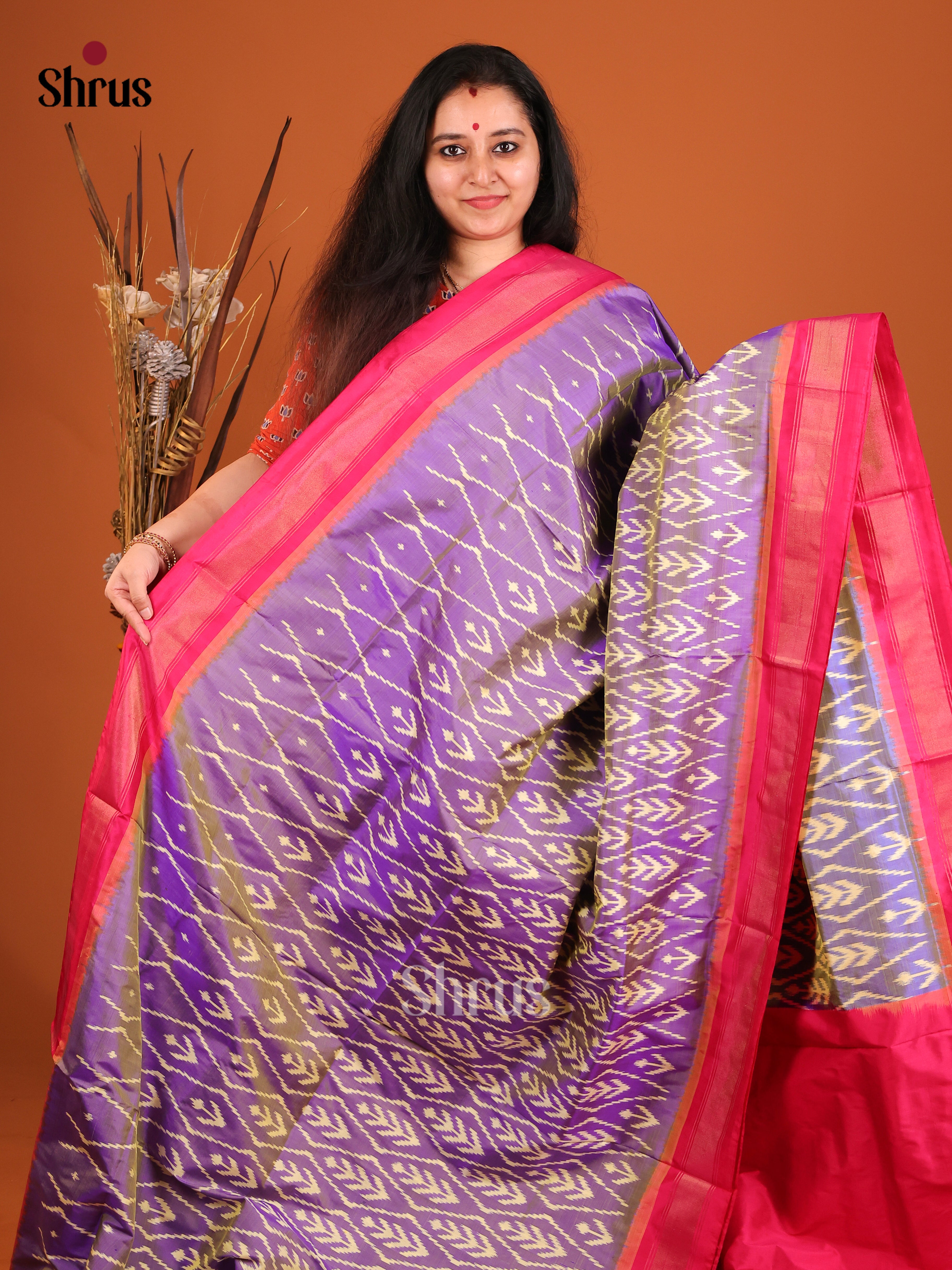 DIS16180 - Ikkat Silk Saree