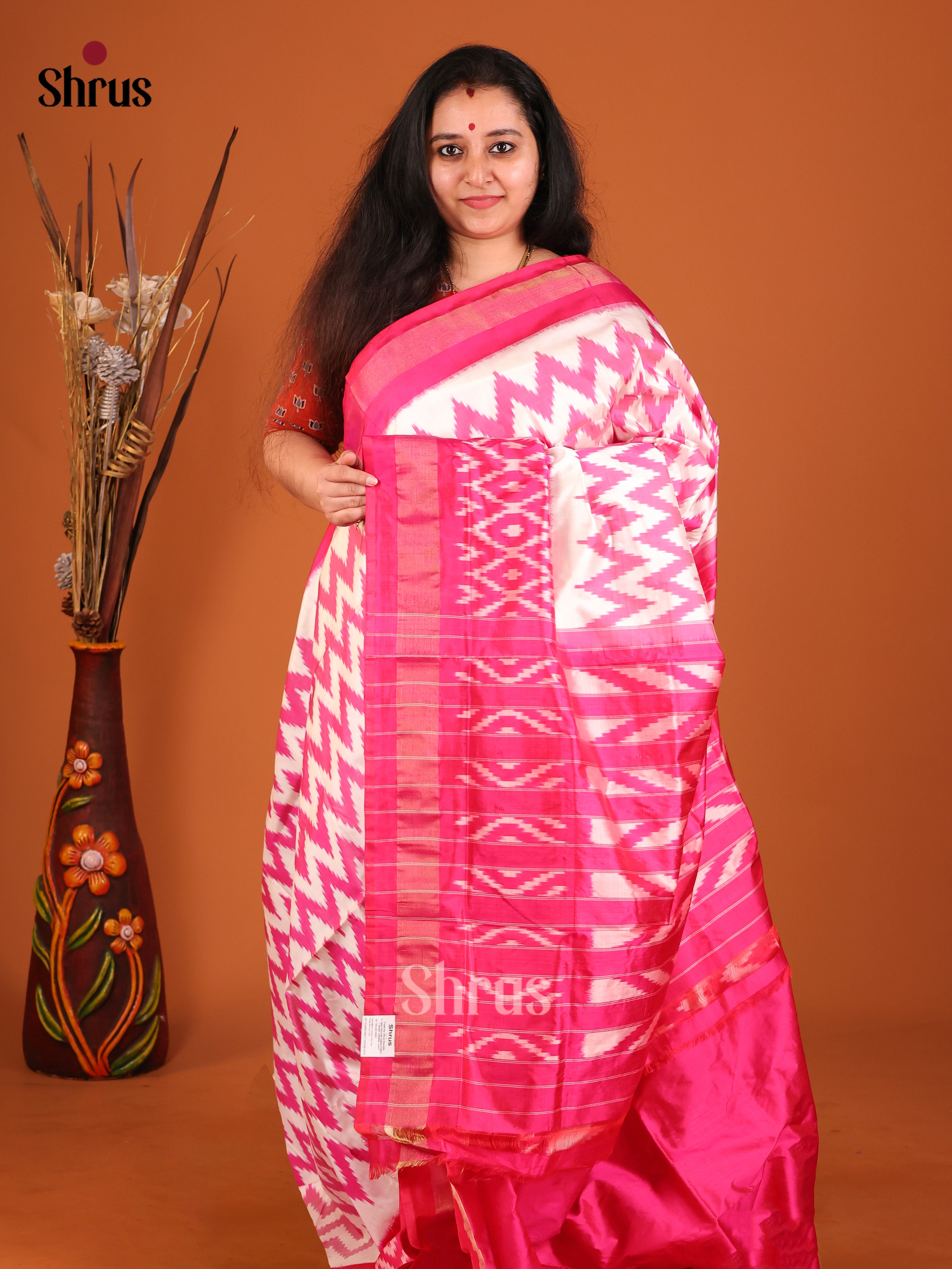 DIS16187 - Ikkat Silk Saree