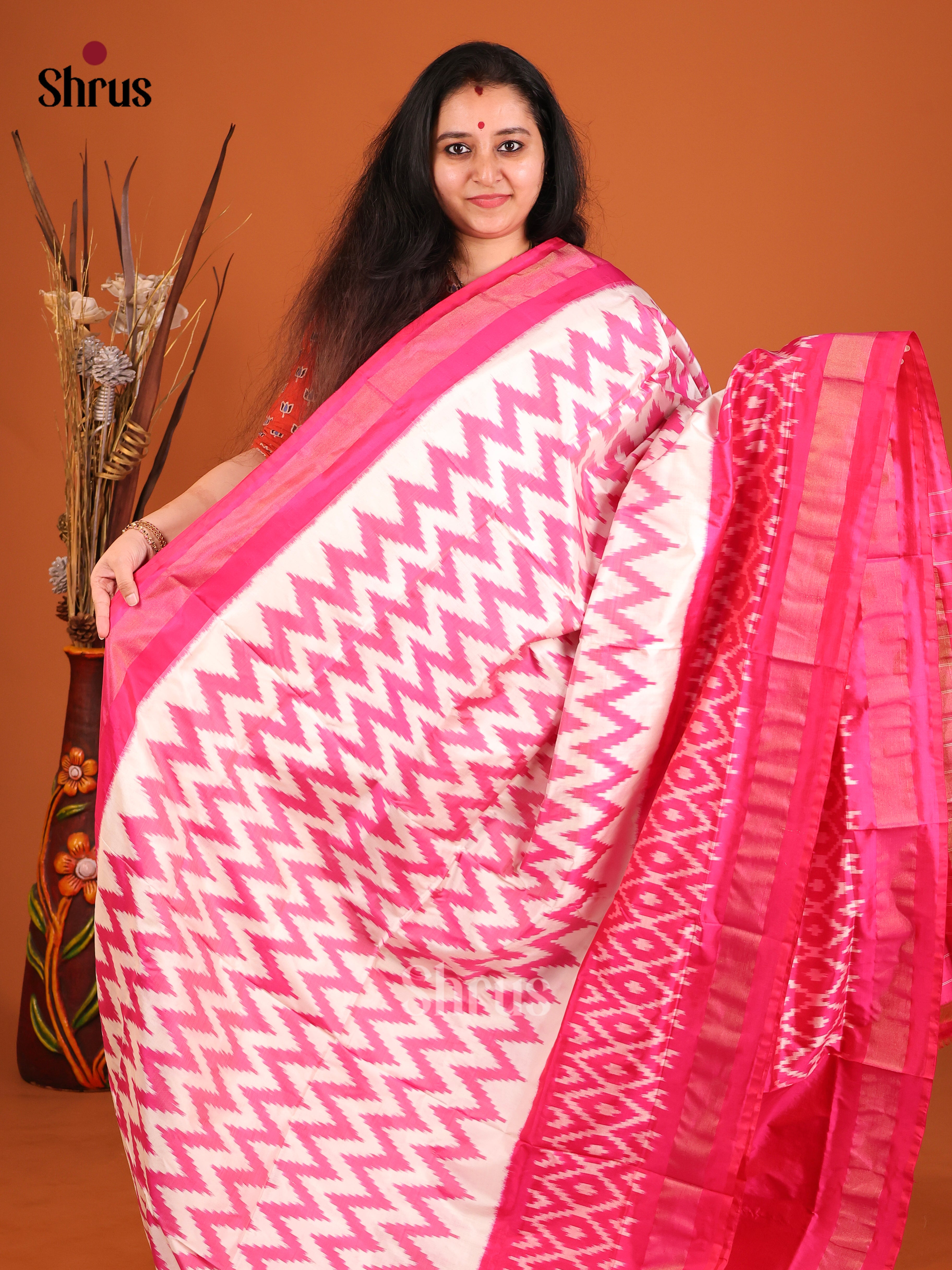 DIS16187 - Ikkat Silk Saree