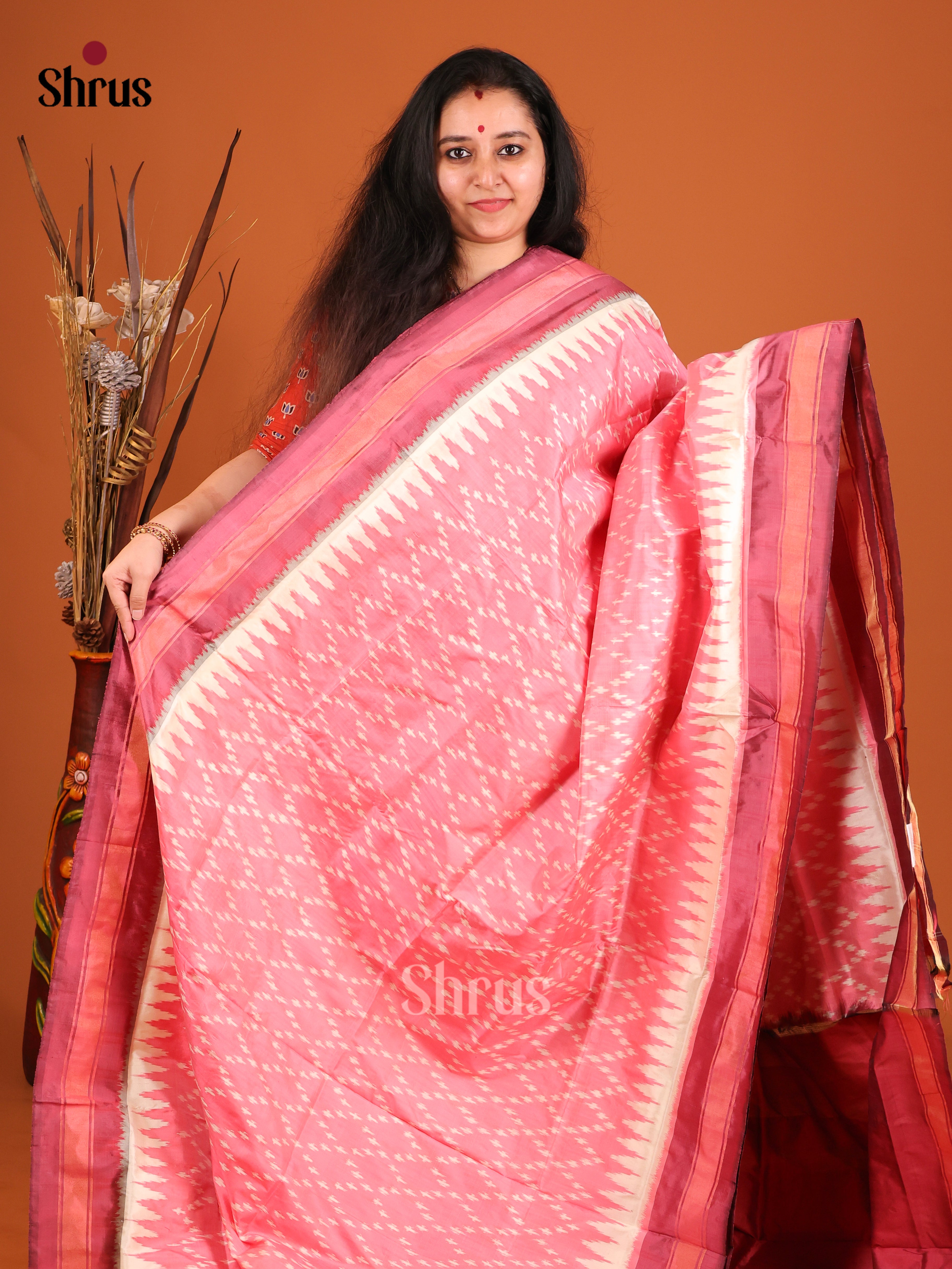 DIS16189 - Ikkat Silk Saree