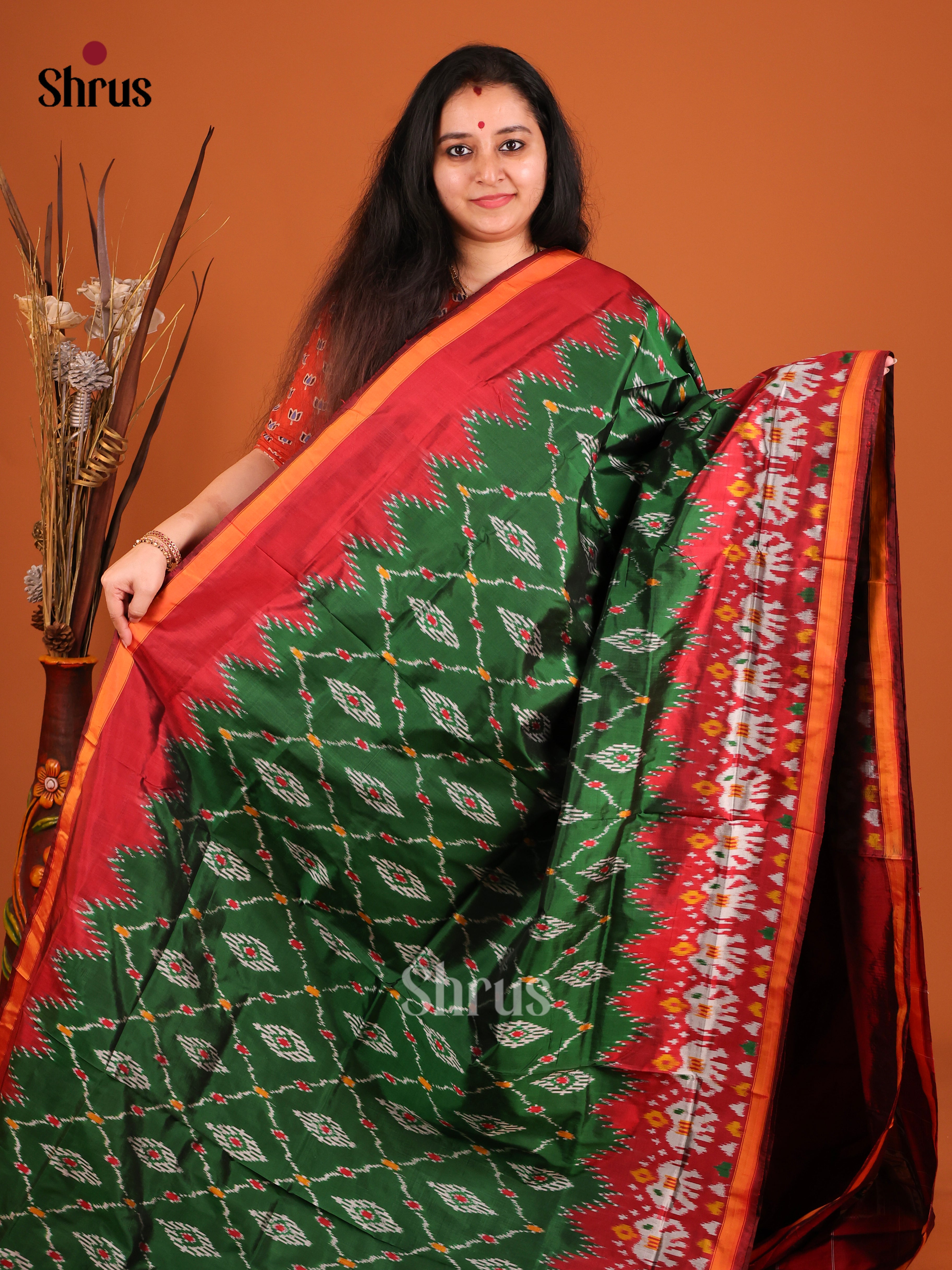 DIS16218 - Ikkat Silk Saree