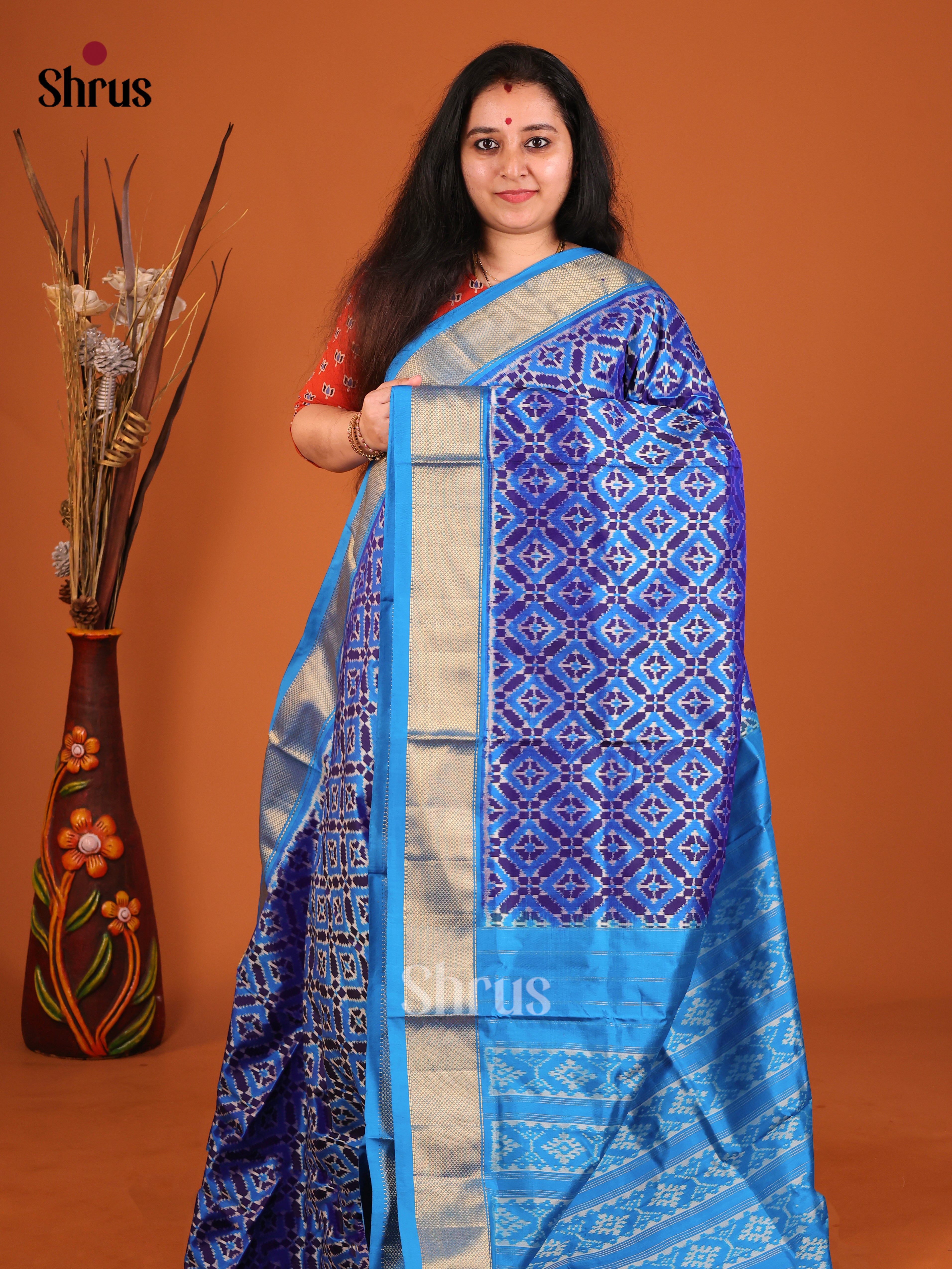DIS16240 - Ikkat Silk Saree