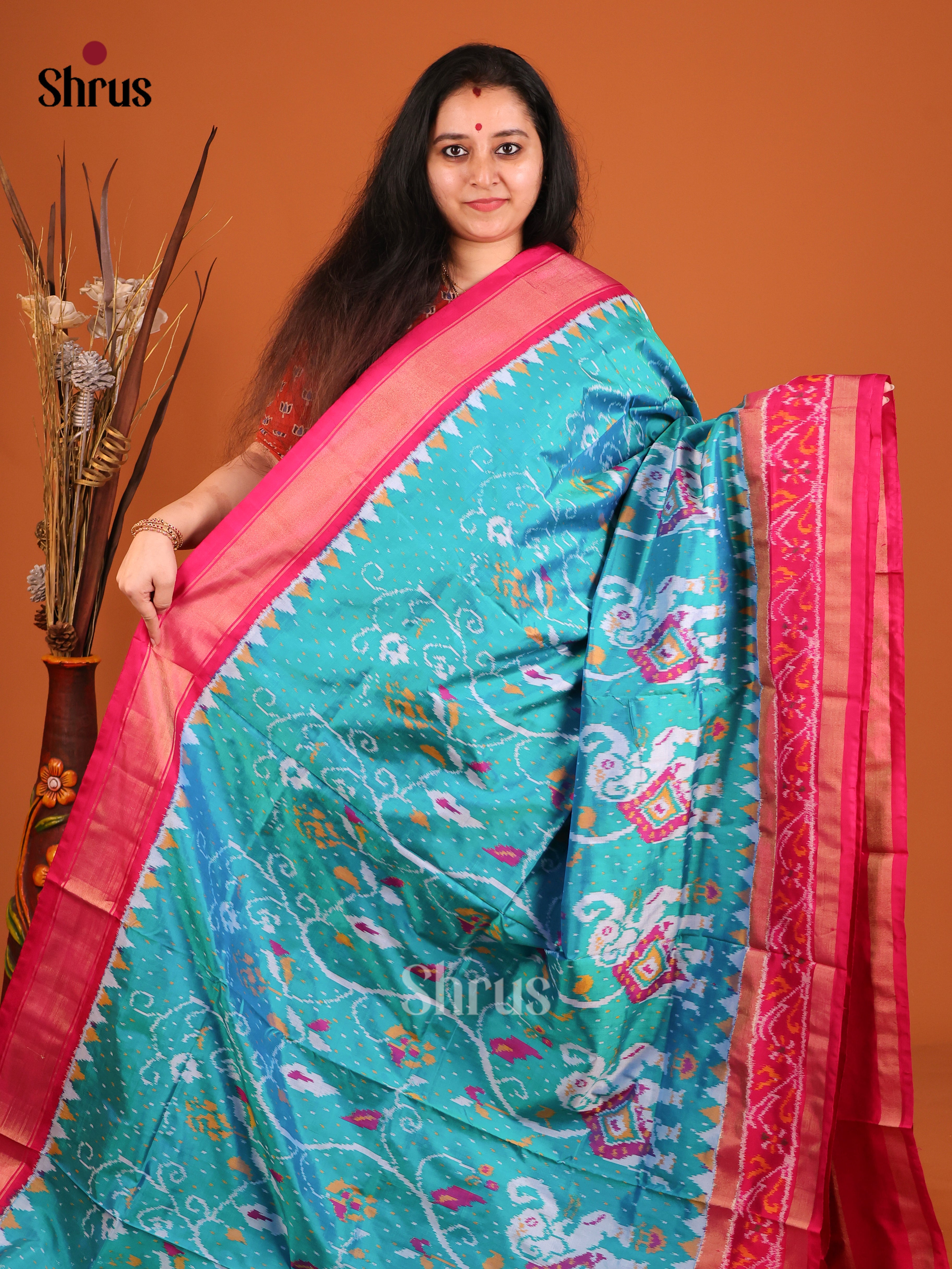 DIS16249 - Ikkat Silk Saree