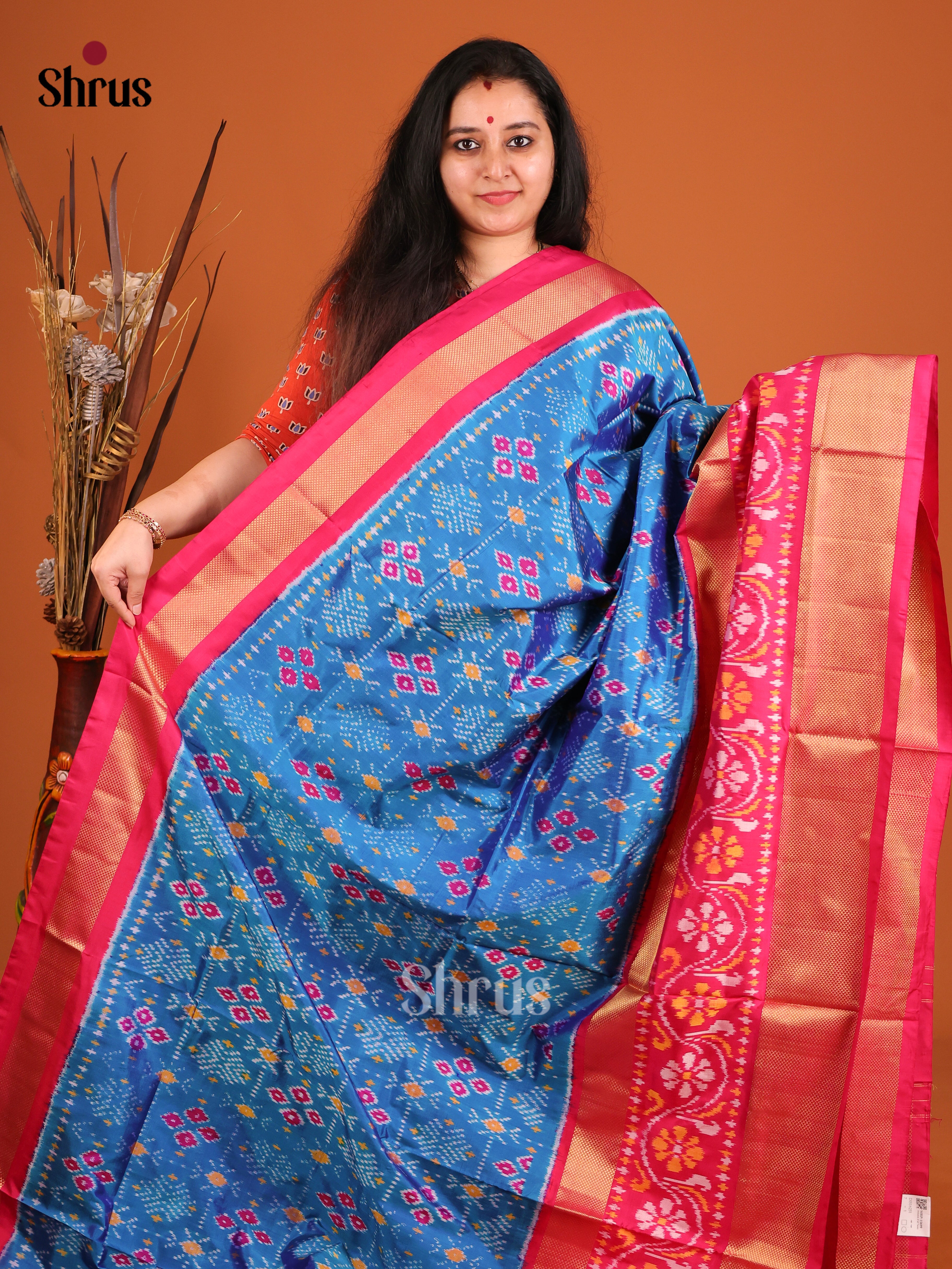 DIS16251 - Ikkat Silk Saree