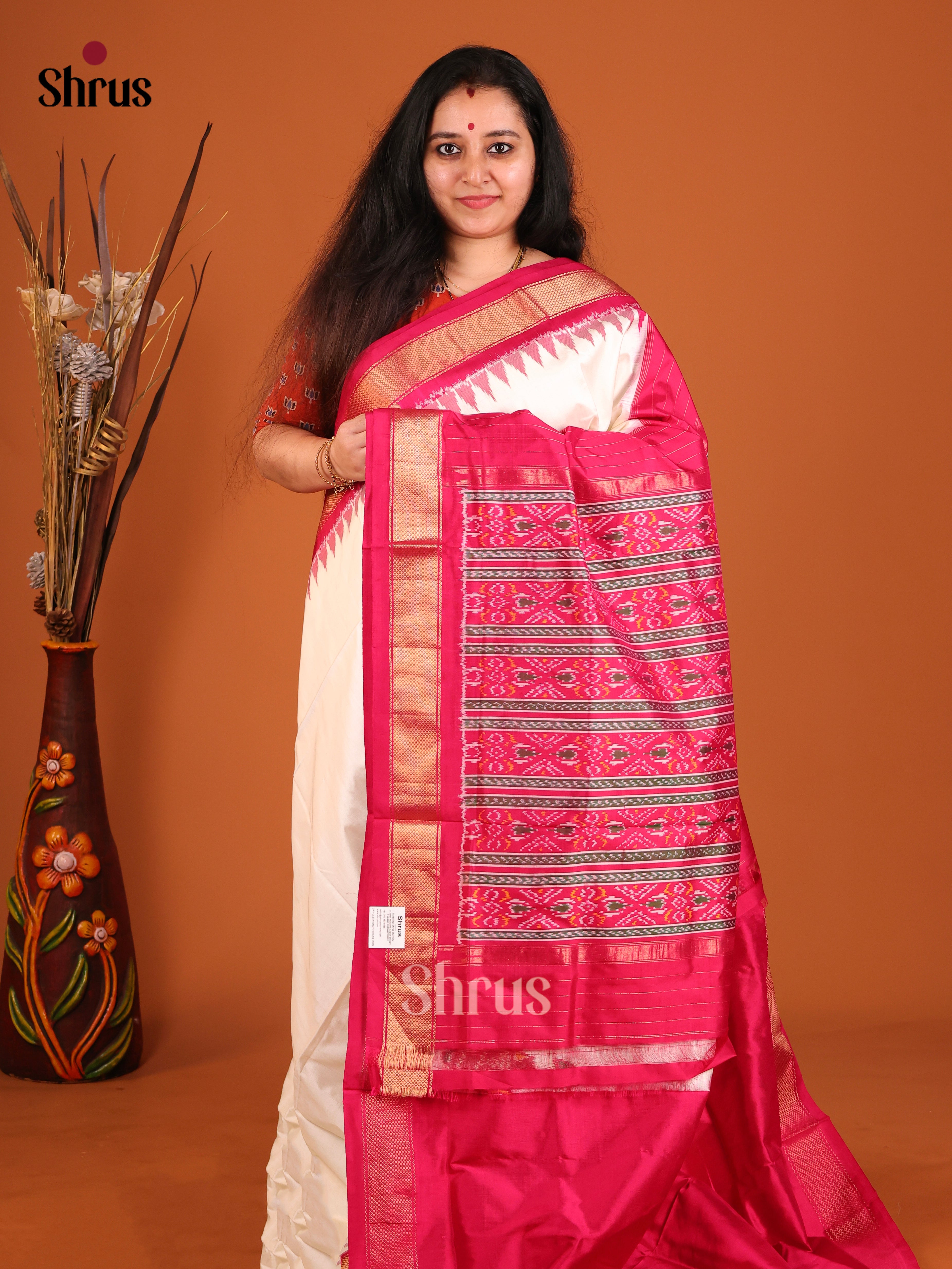 DIS16256 - Ikkat Silk Saree