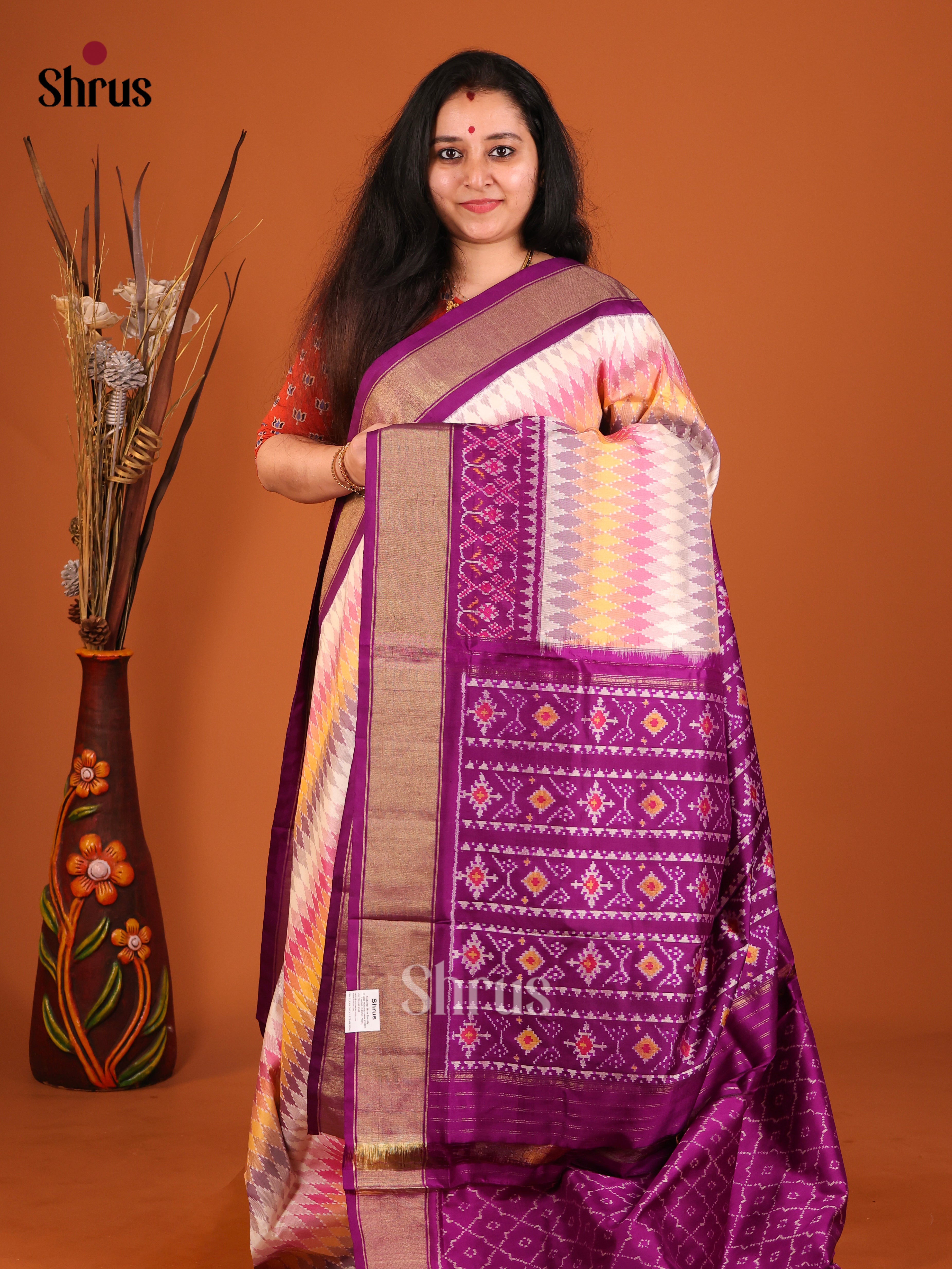 DIS16260 - Ikkat Silk Saree