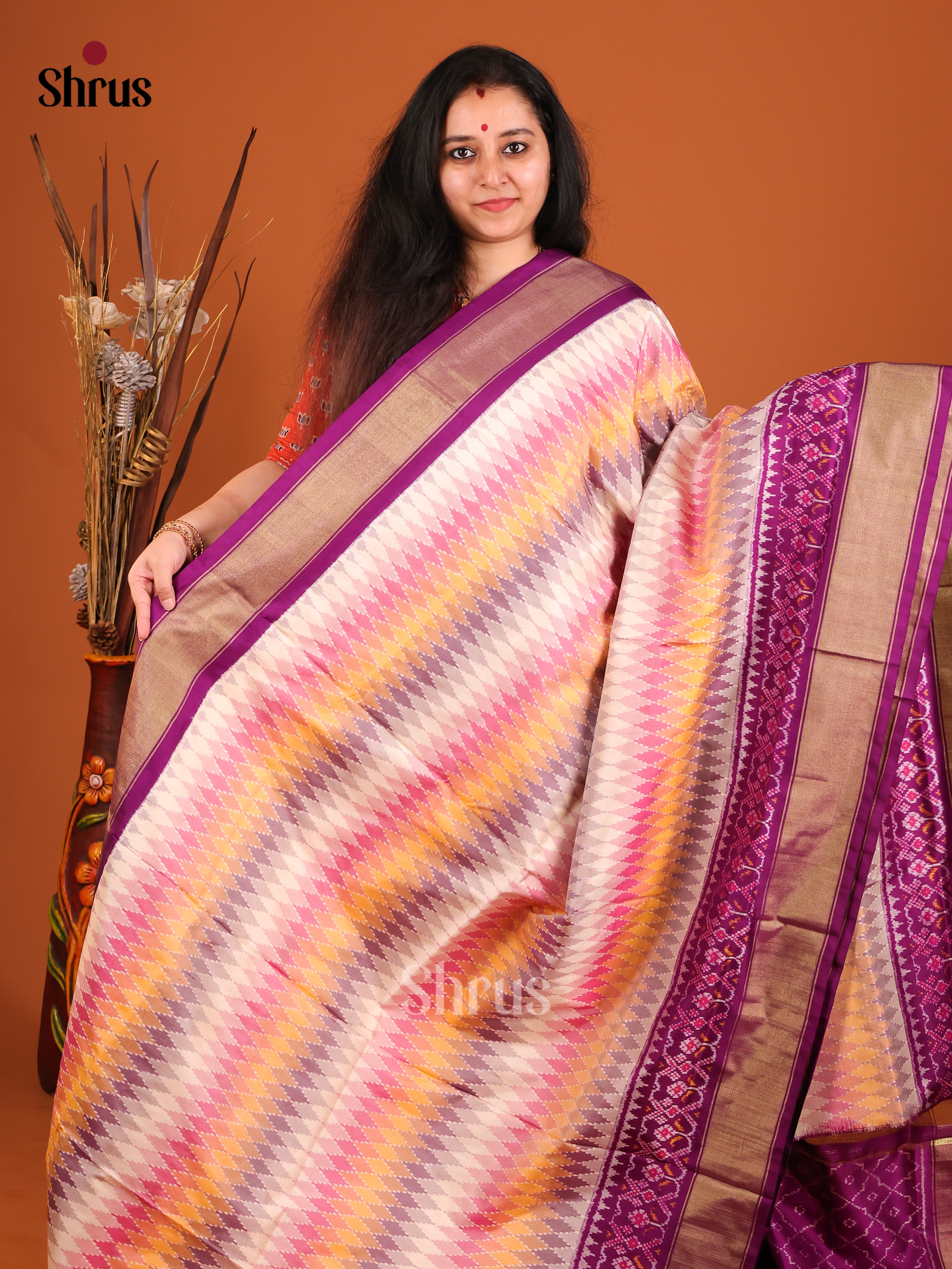 DIS16260 - Ikkat Silk Saree