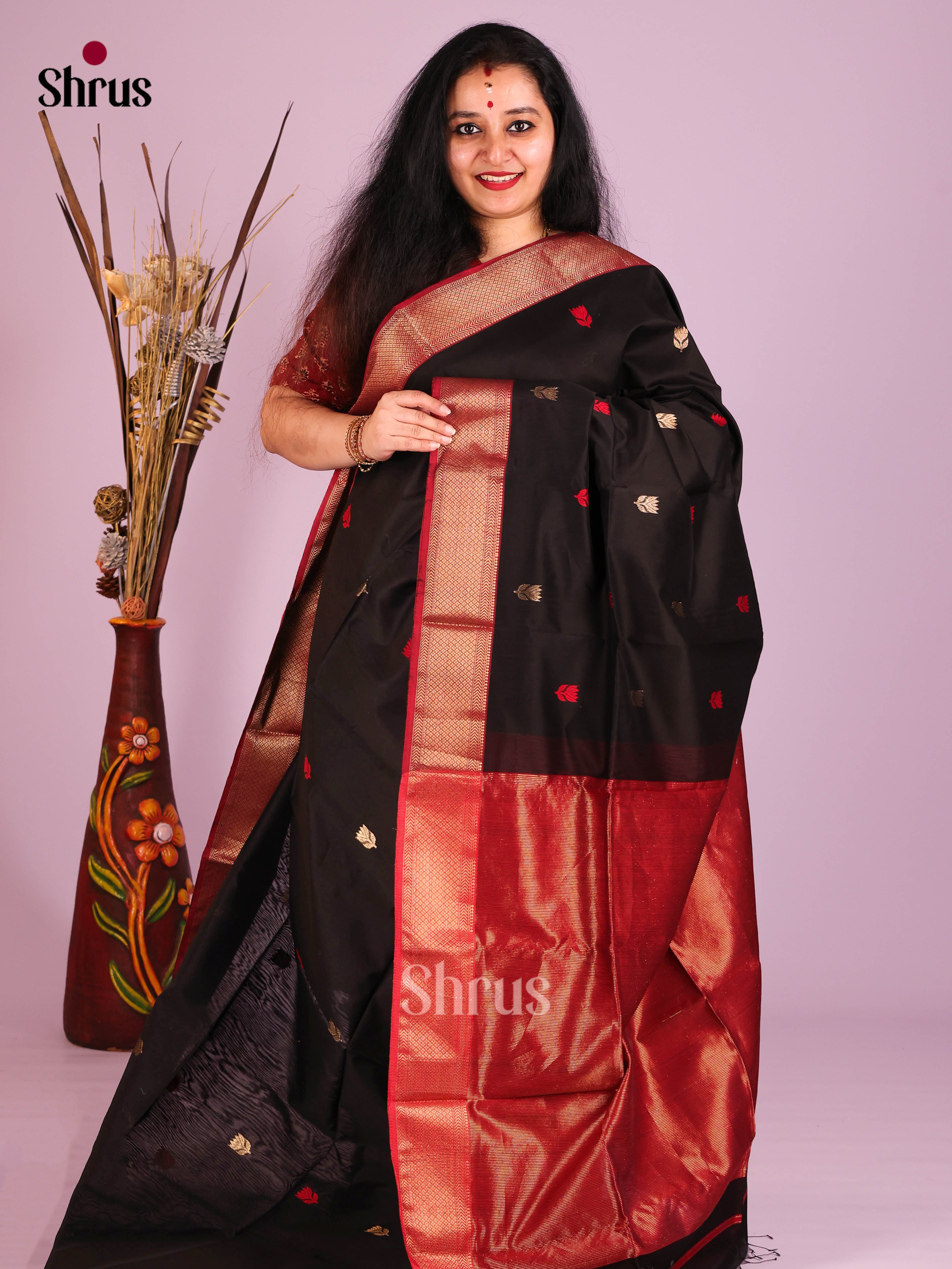 DIS16268 - Maheshwari silkcotton Saree - Shop on Shrus.com
