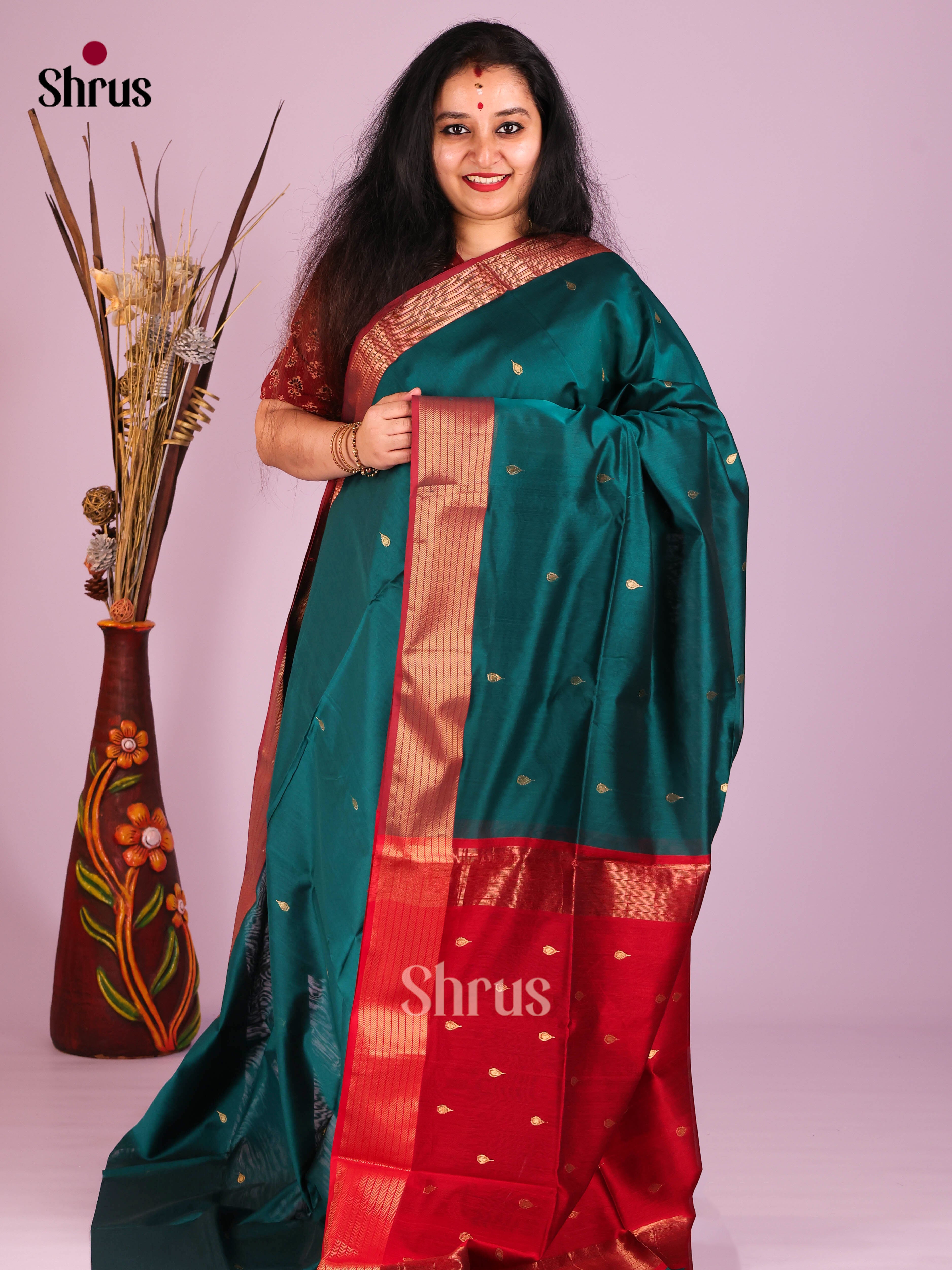 Peacock Green & Red - Maheshwari silkcotton Saree - Shop on Shrus.com