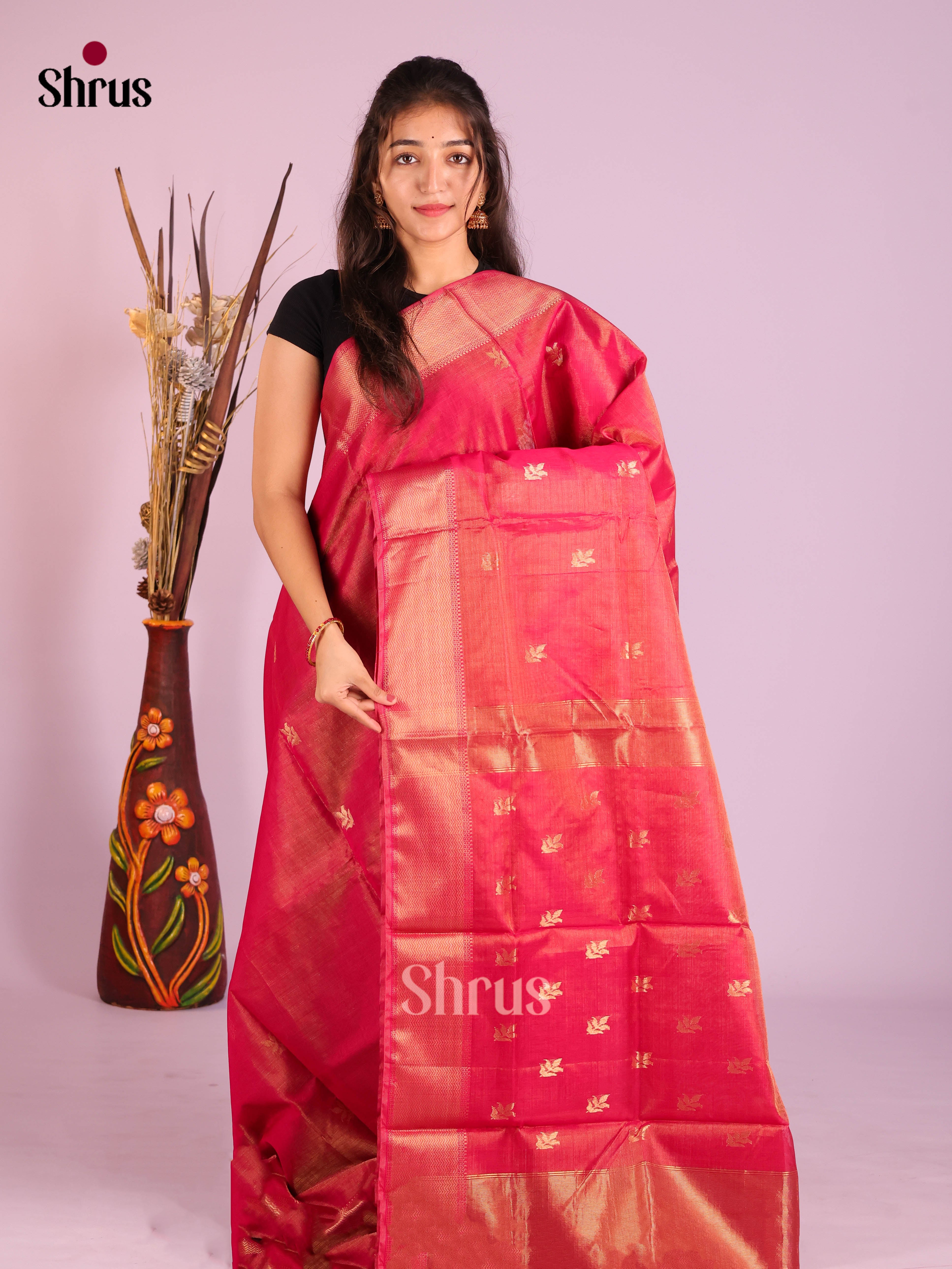 Opulent Pink Maheshwari Cotton Silk Saree With Shimmery body & Zari Leaf Buttas