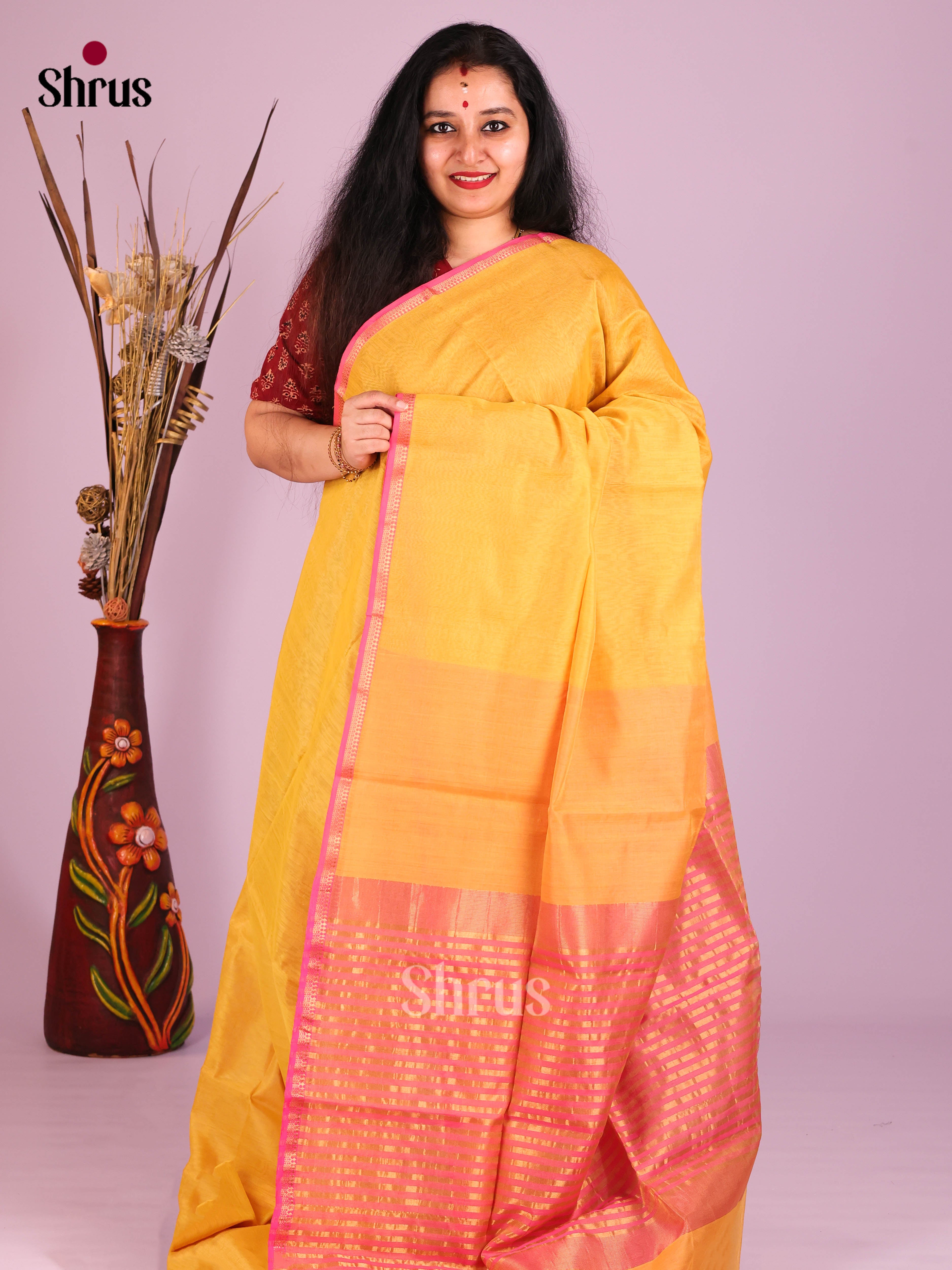 Enchanting Yellow Maheshwari Cotton Silk Saree With Thin Orangish Pink Zari Border
