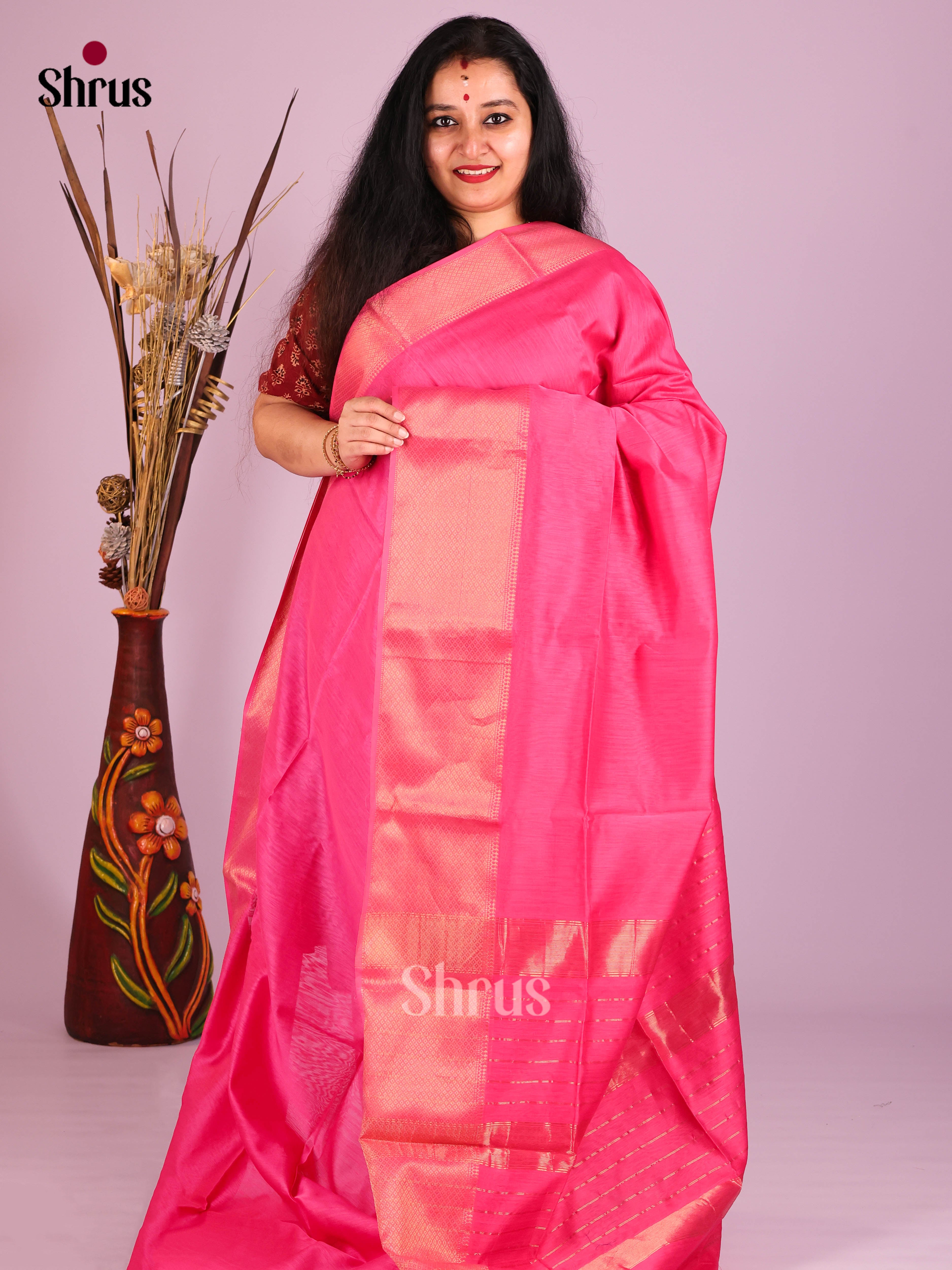 Chic Pink Maheshwari Cotton Silk Saree With Plain Body & Zari Woven Border