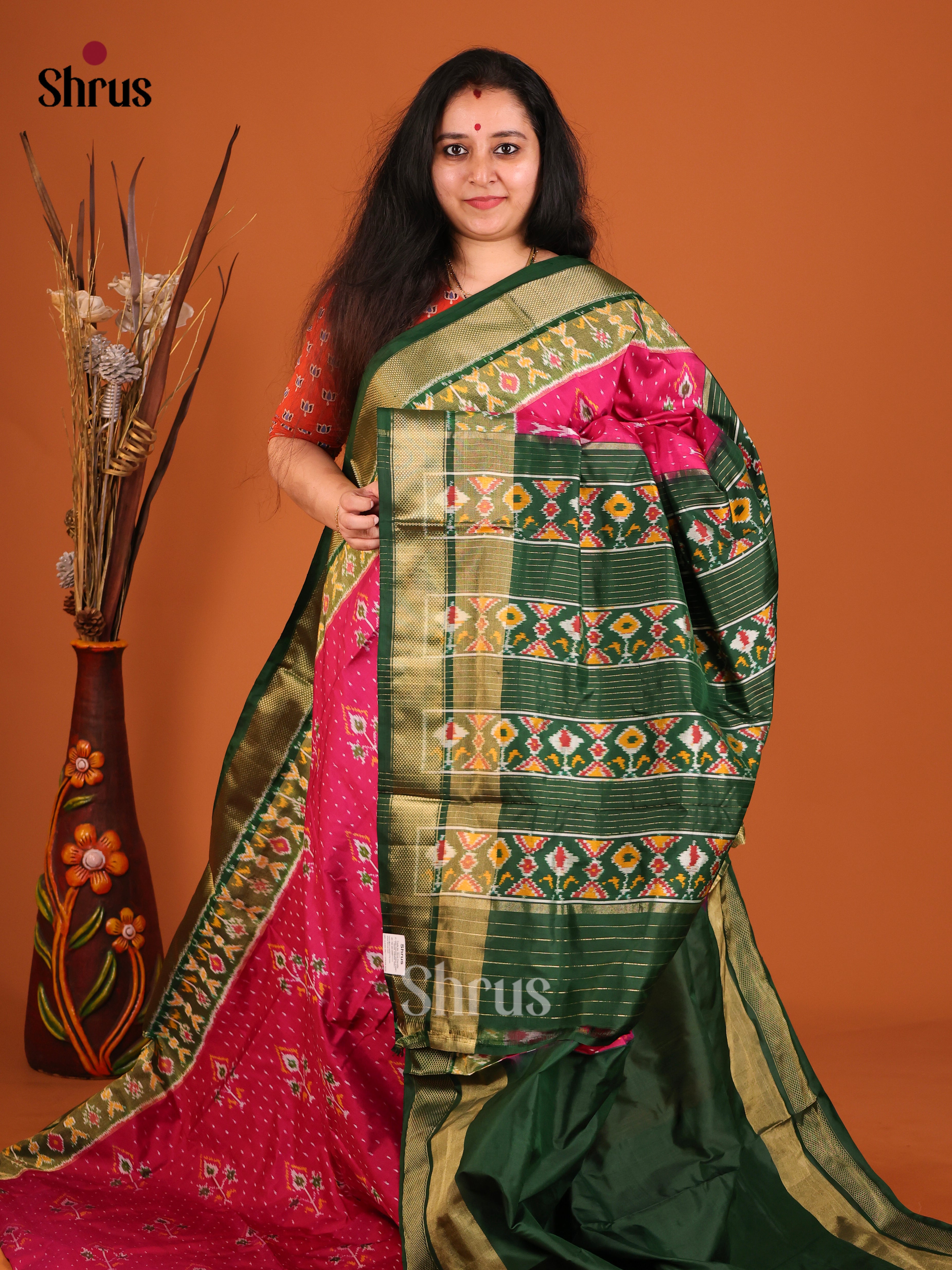 DIS16518 - Ikkat Silk Saree