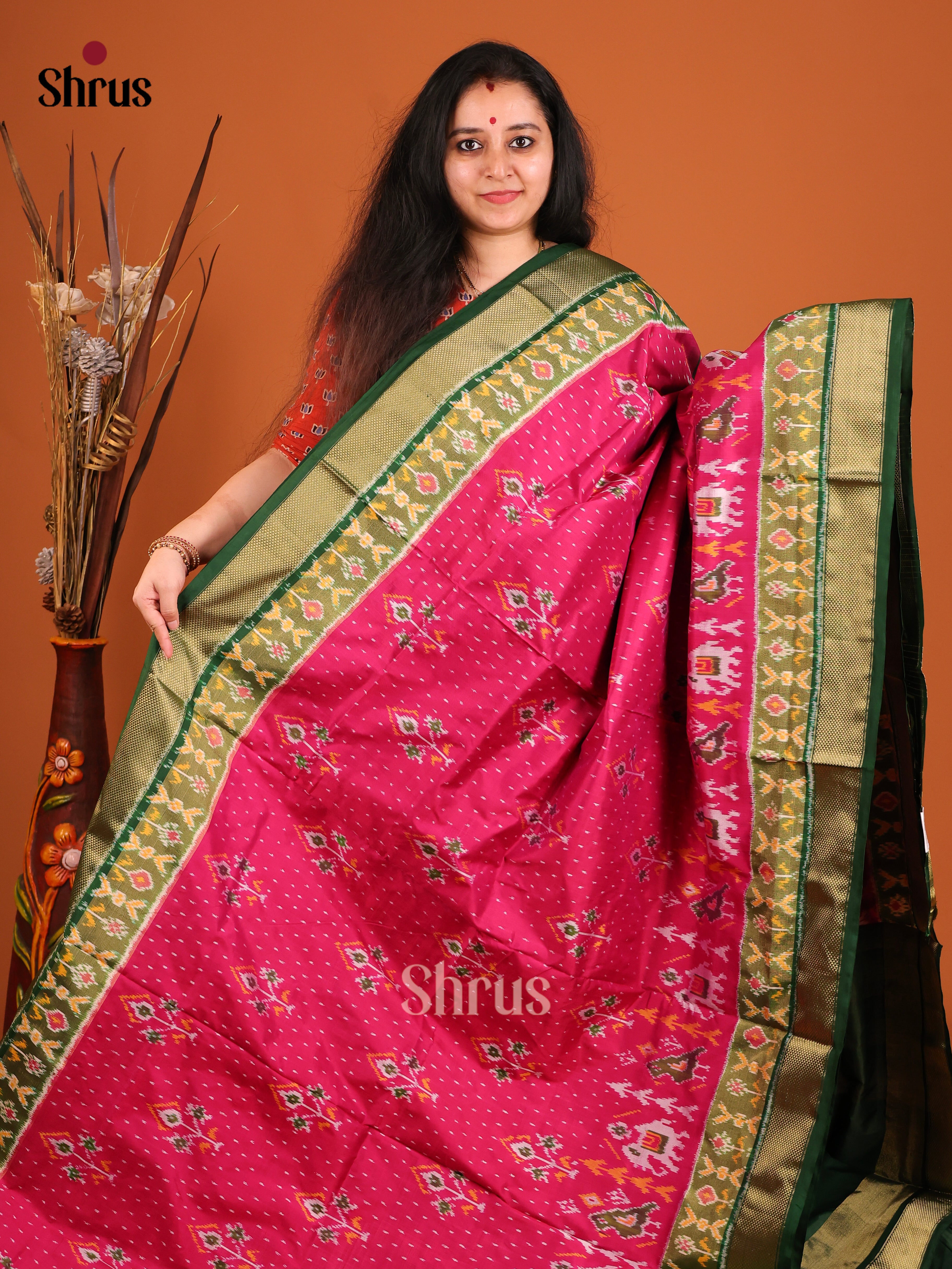 DIS16518 - Ikkat Silk Saree