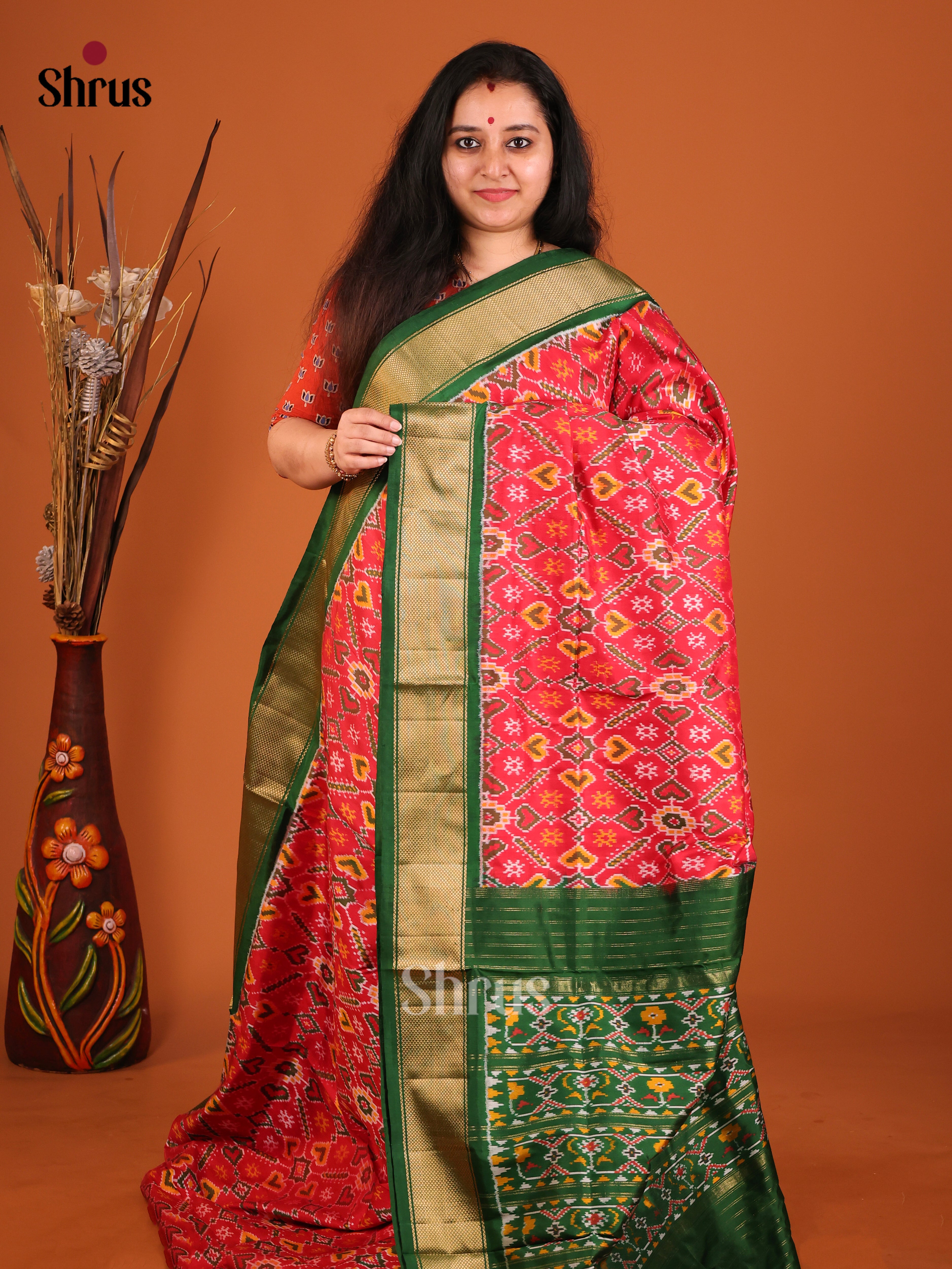 DIS16528 - Ikkat Silk Saree