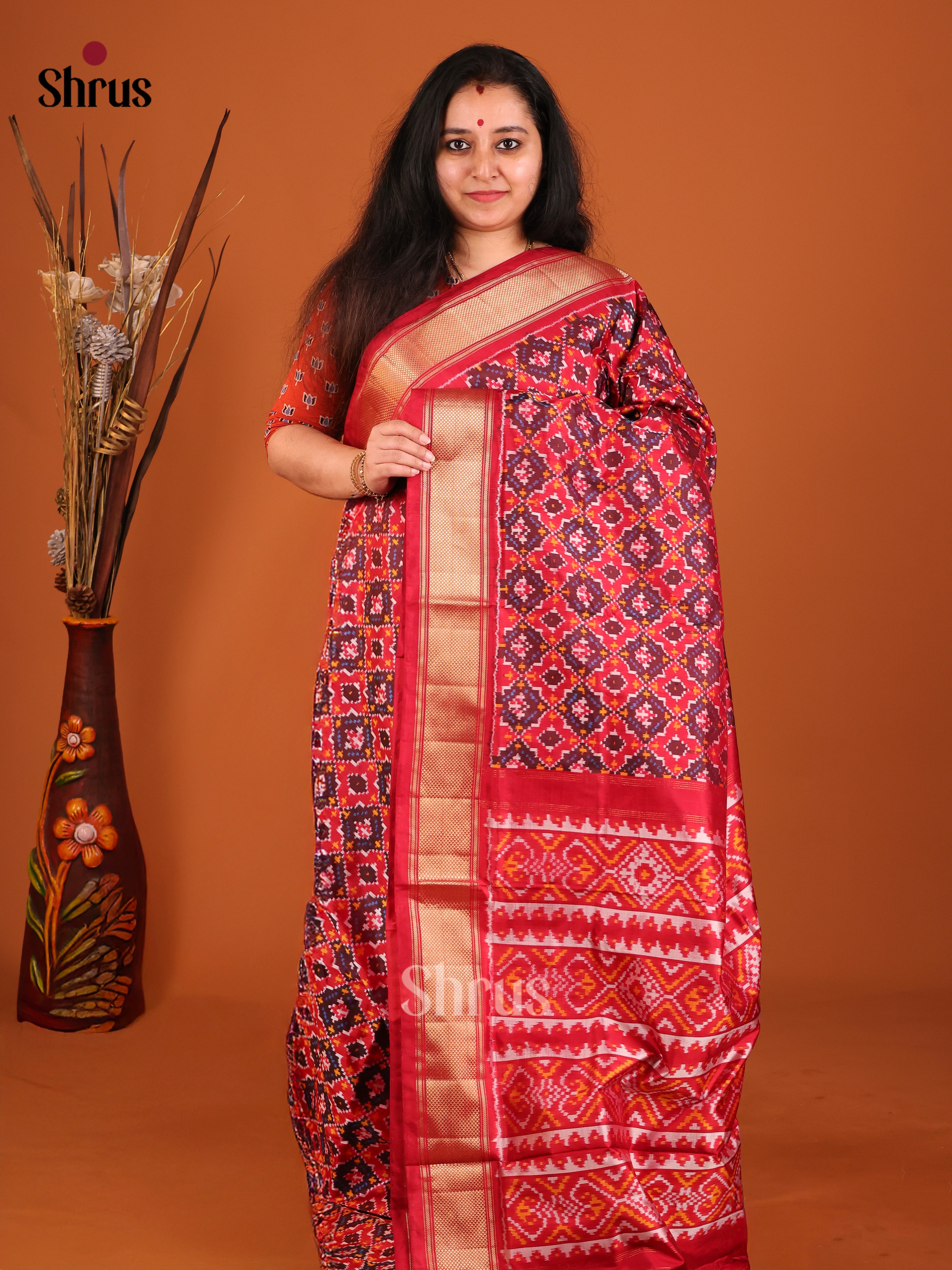 DIS16529 - Ikkat Silk Saree
