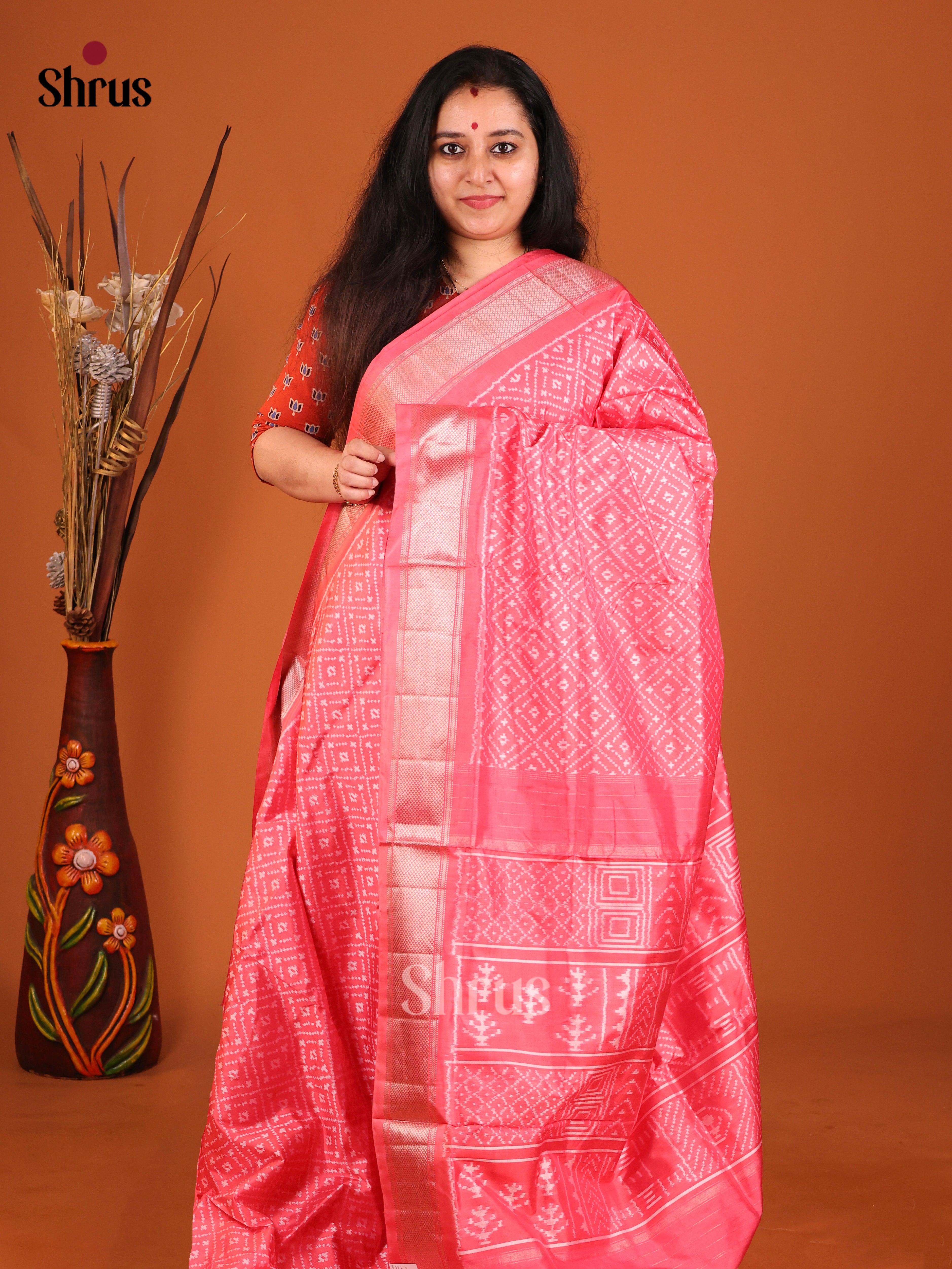 DIS16532 - Ikkat Silk Saree
